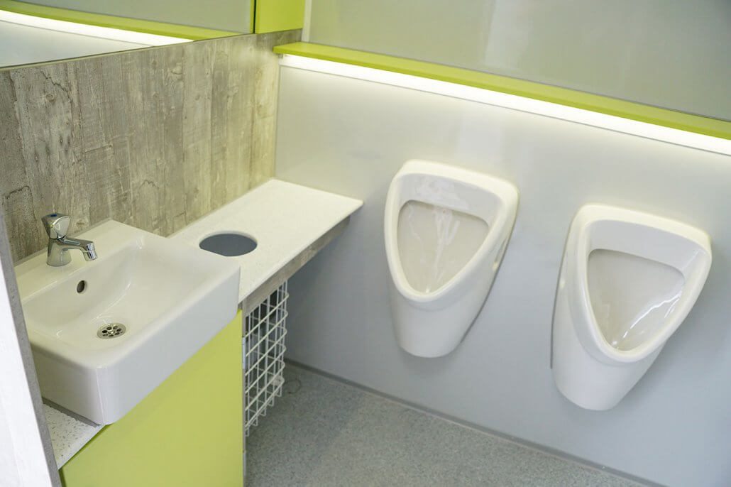 Toilettenwagen / First Claas / Bundesweit mieten in Göttingen – 600x236x230 – 3