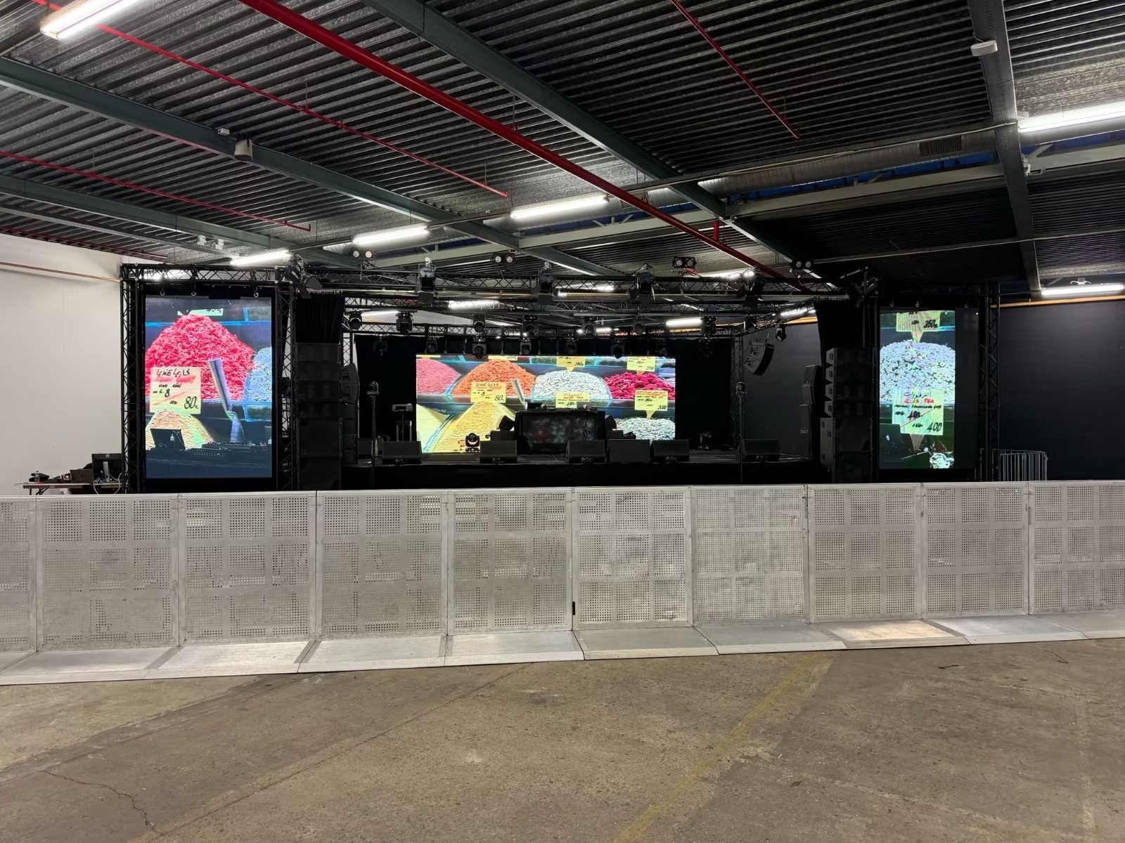 LED-Wand – Videowall für Messe mieten in Köln – über 50 m² – Thumbnail 10