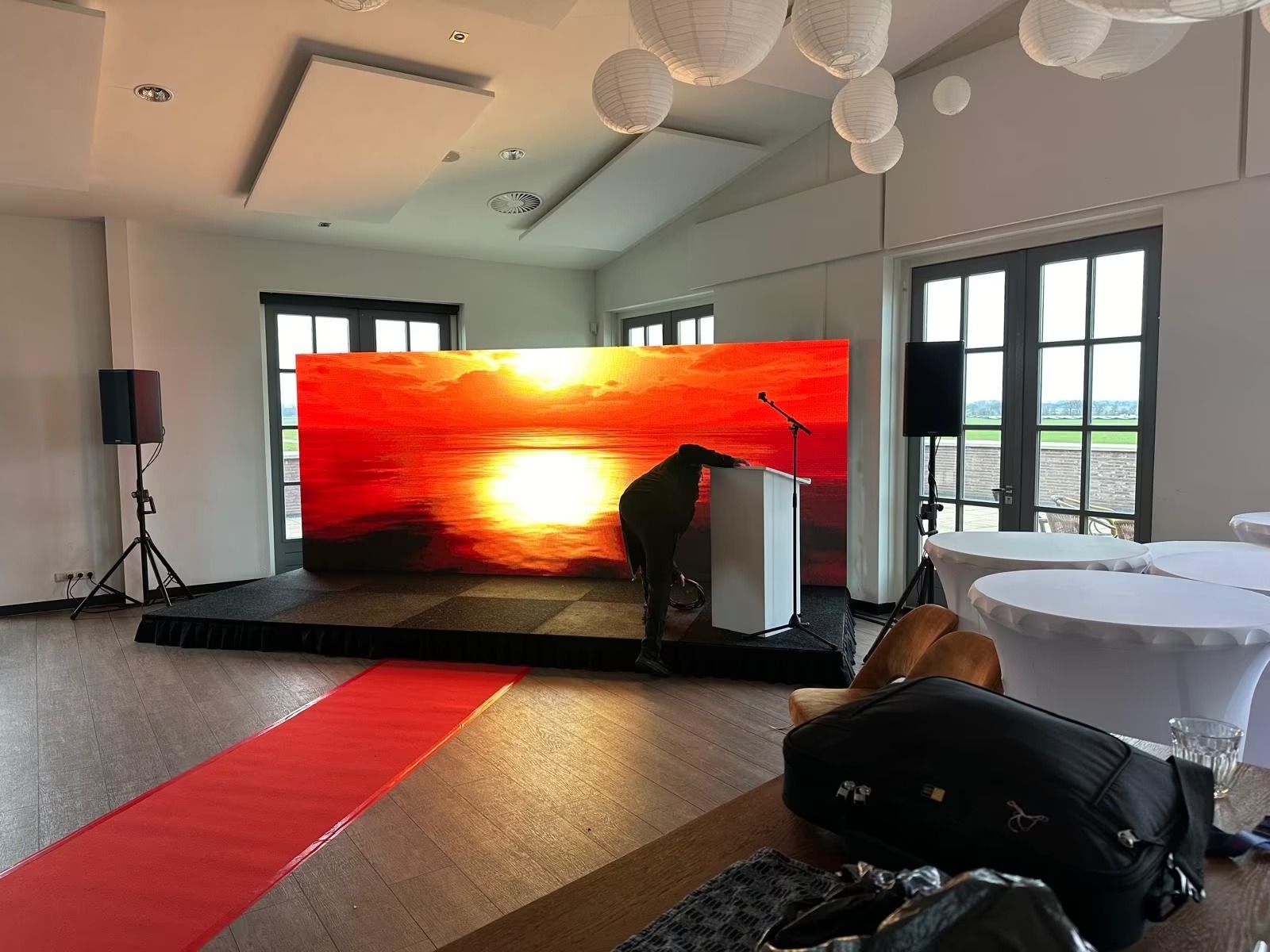 LED-Wand – Videowall für Messe mieten in Köln – über 50 m² – Thumbnail 7