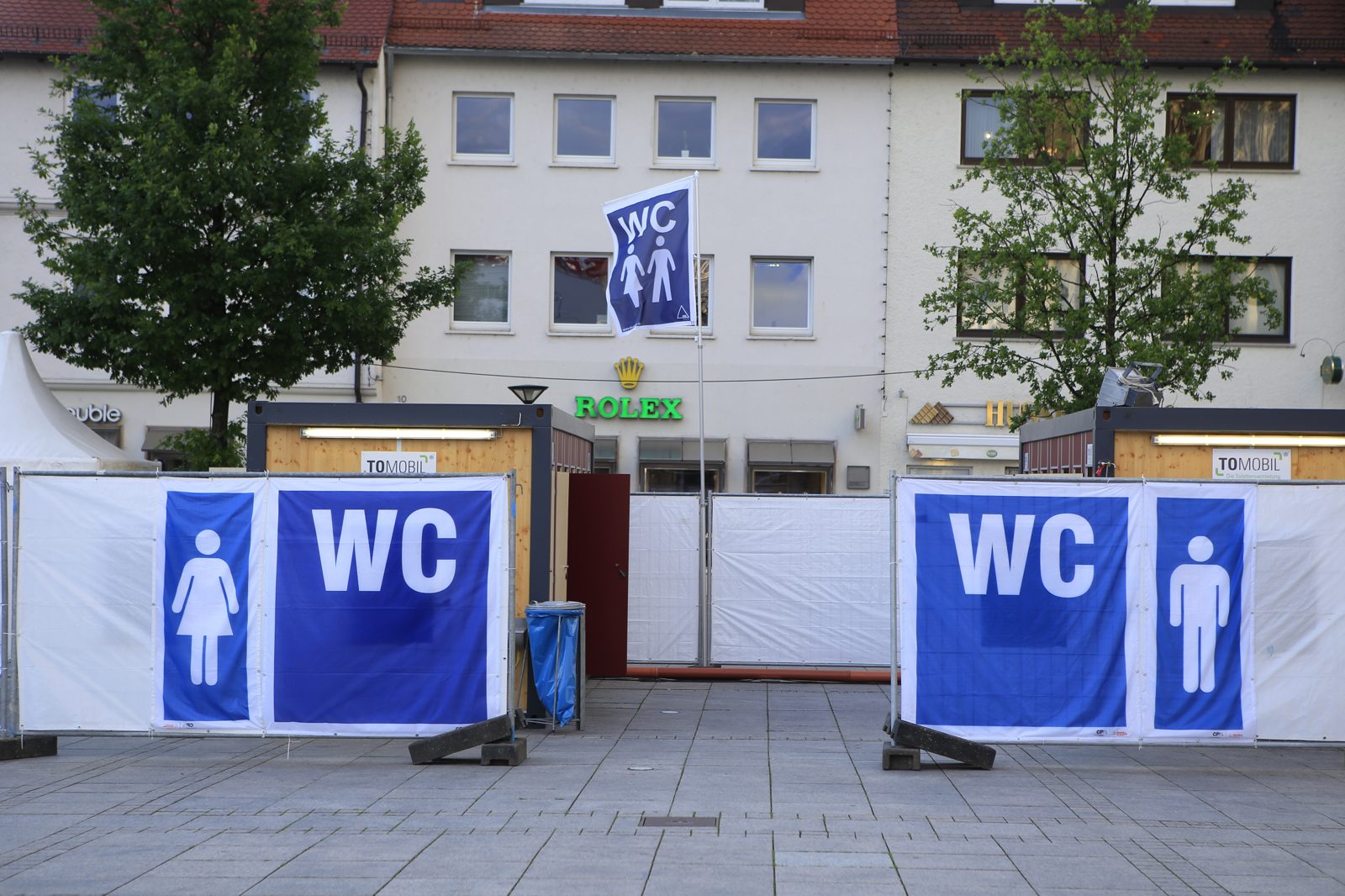 Schnell einsatzbereiter Bauzaun zur Absicherung von Events mieten in Ulm – Thumbnail 6