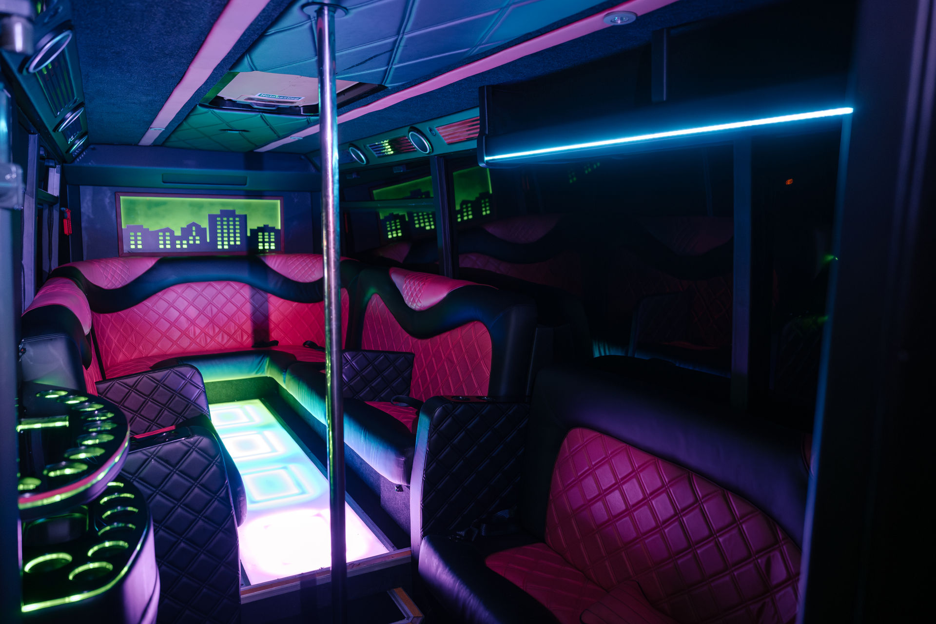 Pinker Partybus - JGA mieten in Marl – Alle Anfahrtskosten inklusive – 2