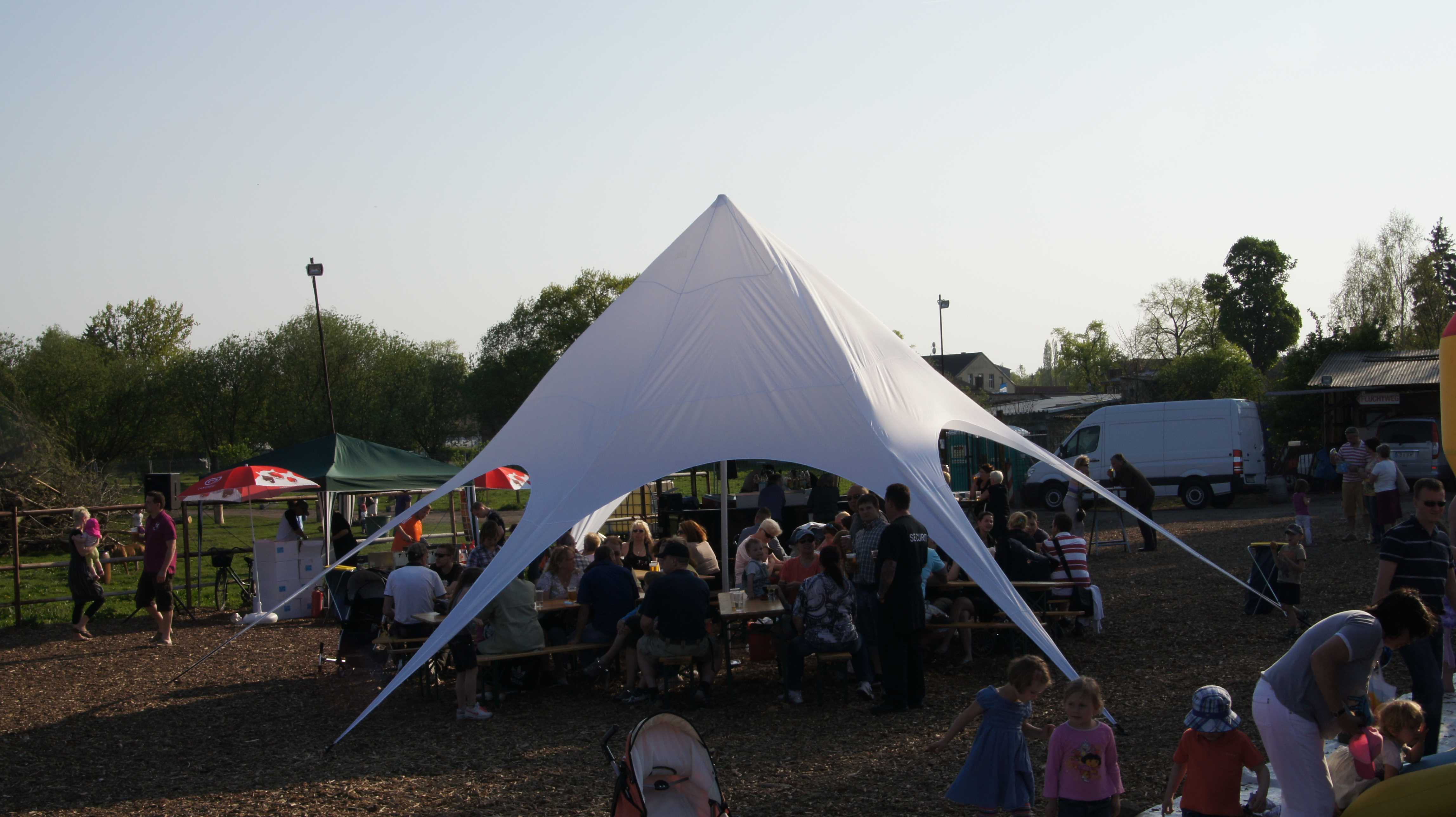 Partyzelt Sternzelt 14 x 5 m mieten in Berlin – 1400x1400 – 2