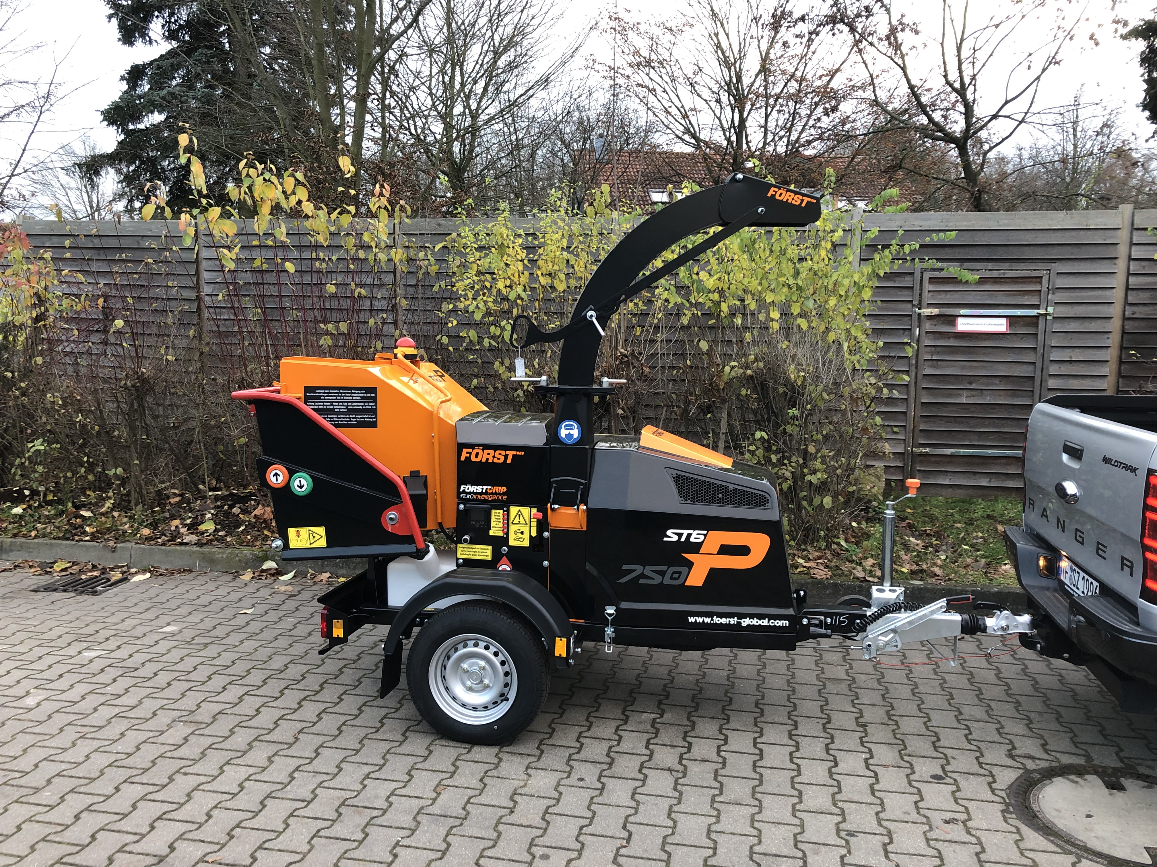 Först ST6P Anhänger - Häcksler 749kg mieten in Siethen – Benzin – 3
