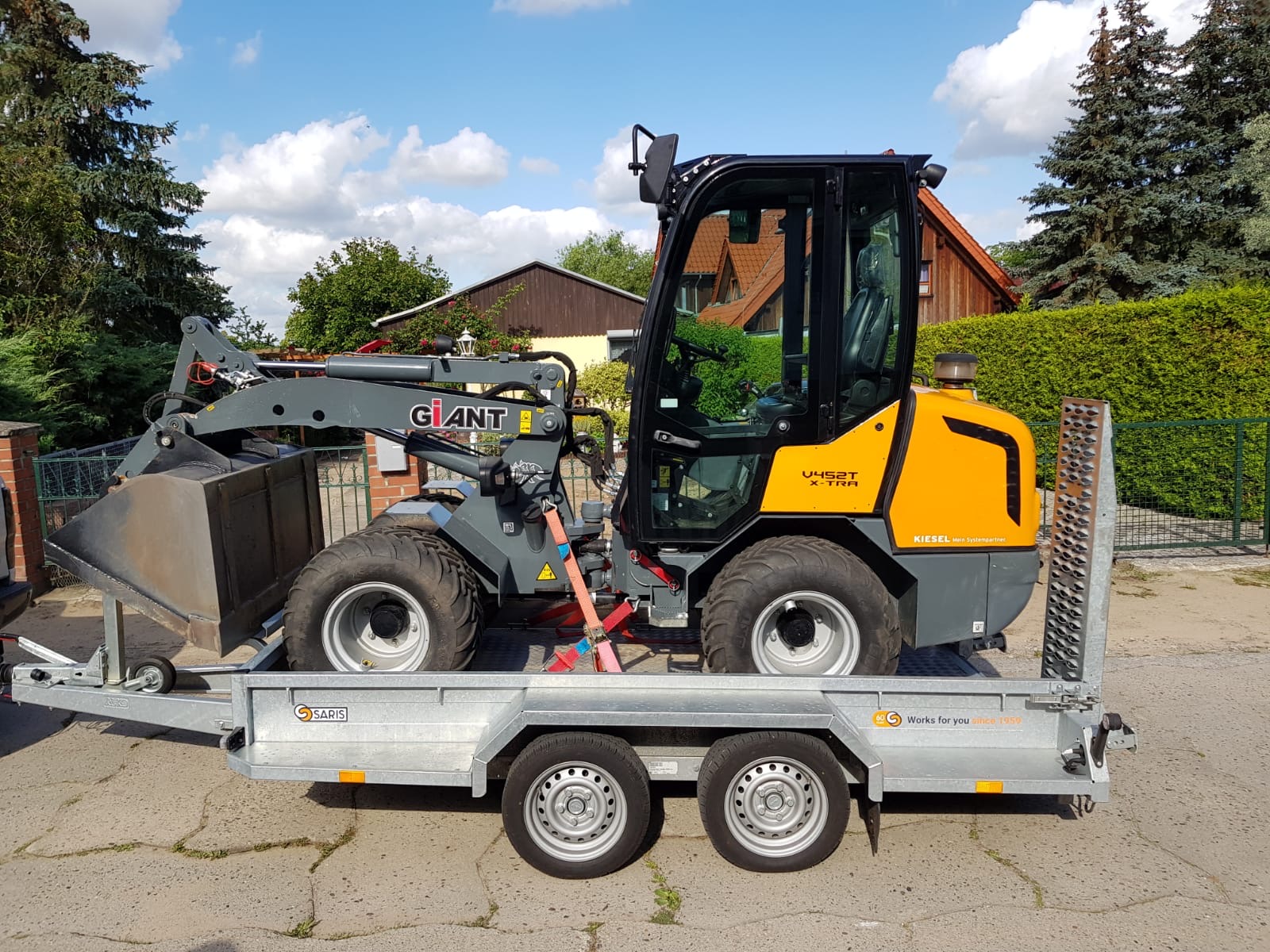 Giant 452 Radlader mieten in Siethen