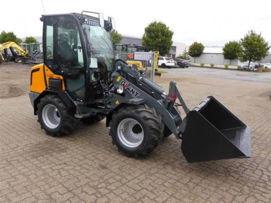 Giant 452 Radlader mieten in Siethen – 3