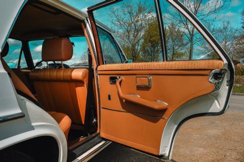 Mercedes Benz 280SE mit Klima mieten mieten in Gilching – 1970 – Thumbnail 13