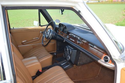 Mercedes Benz 280SE mit Klima mieten mieten in Gilching – 1970 – Thumbnail 10