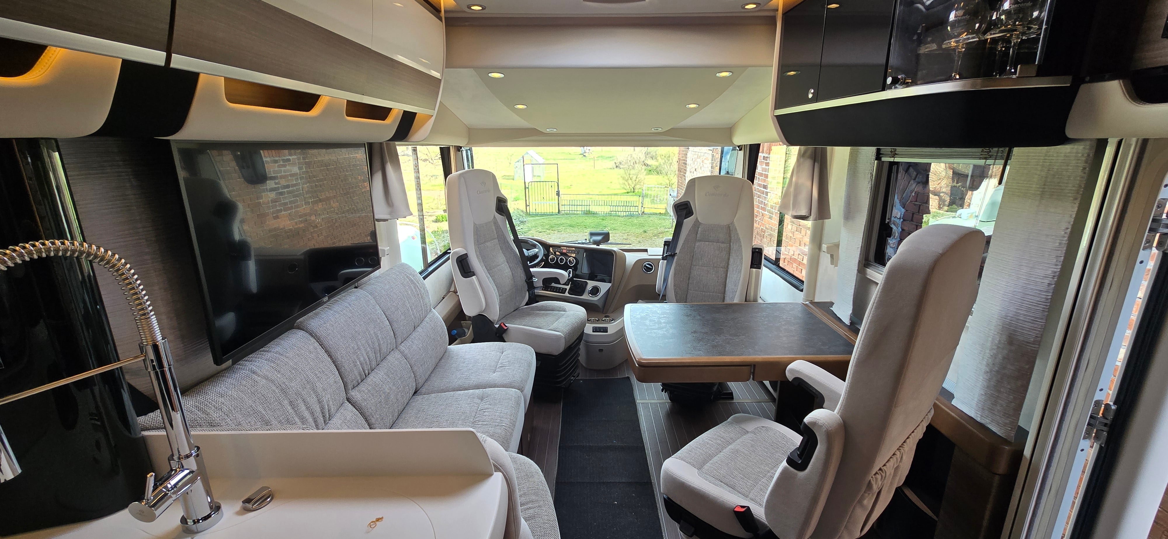 Wohnmobil Concorde Luxus-Reisemobil mieten in Berlin – 2024 – Thumbnail 8