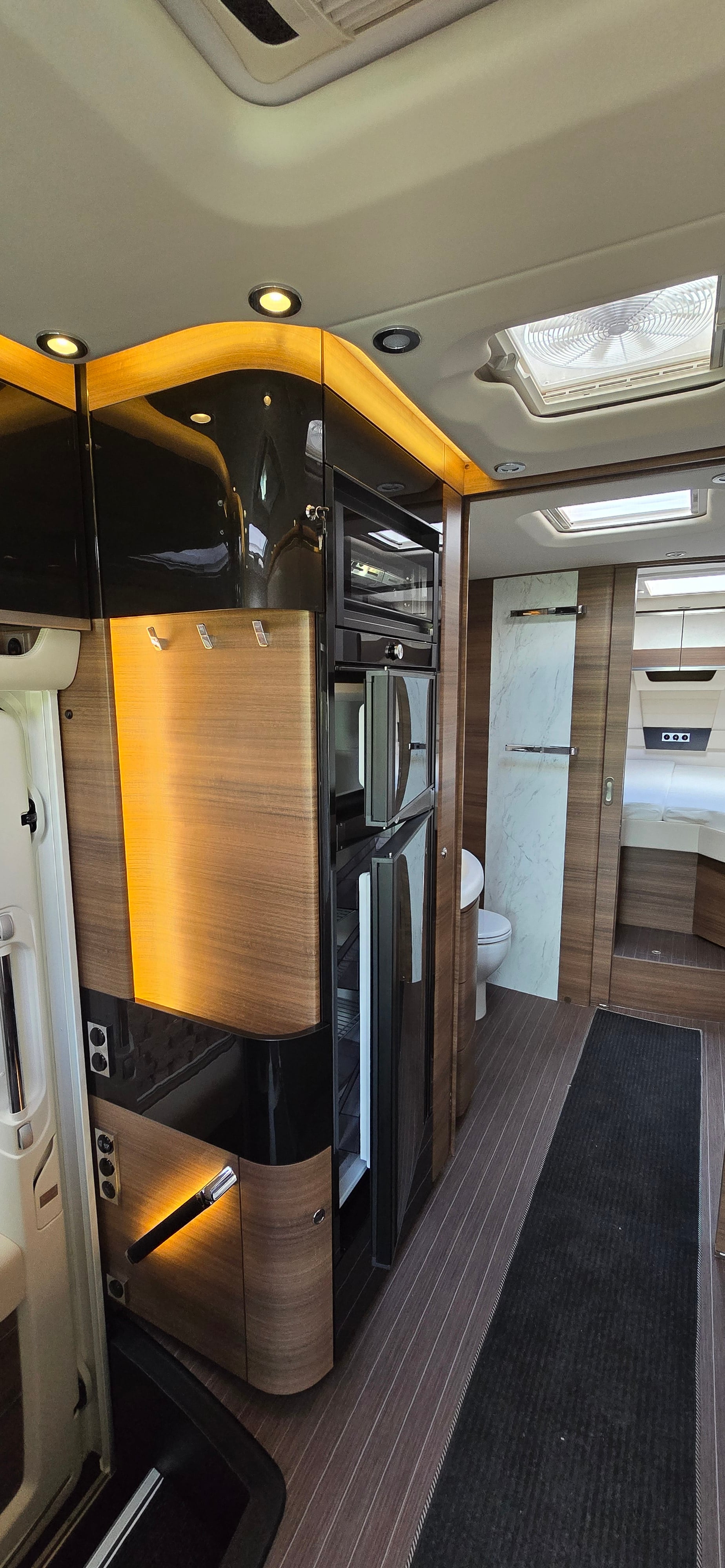 Wohnmobil Concorde Luxus-Reisemobil mieten in Berlin – 2024 – Thumbnail 17