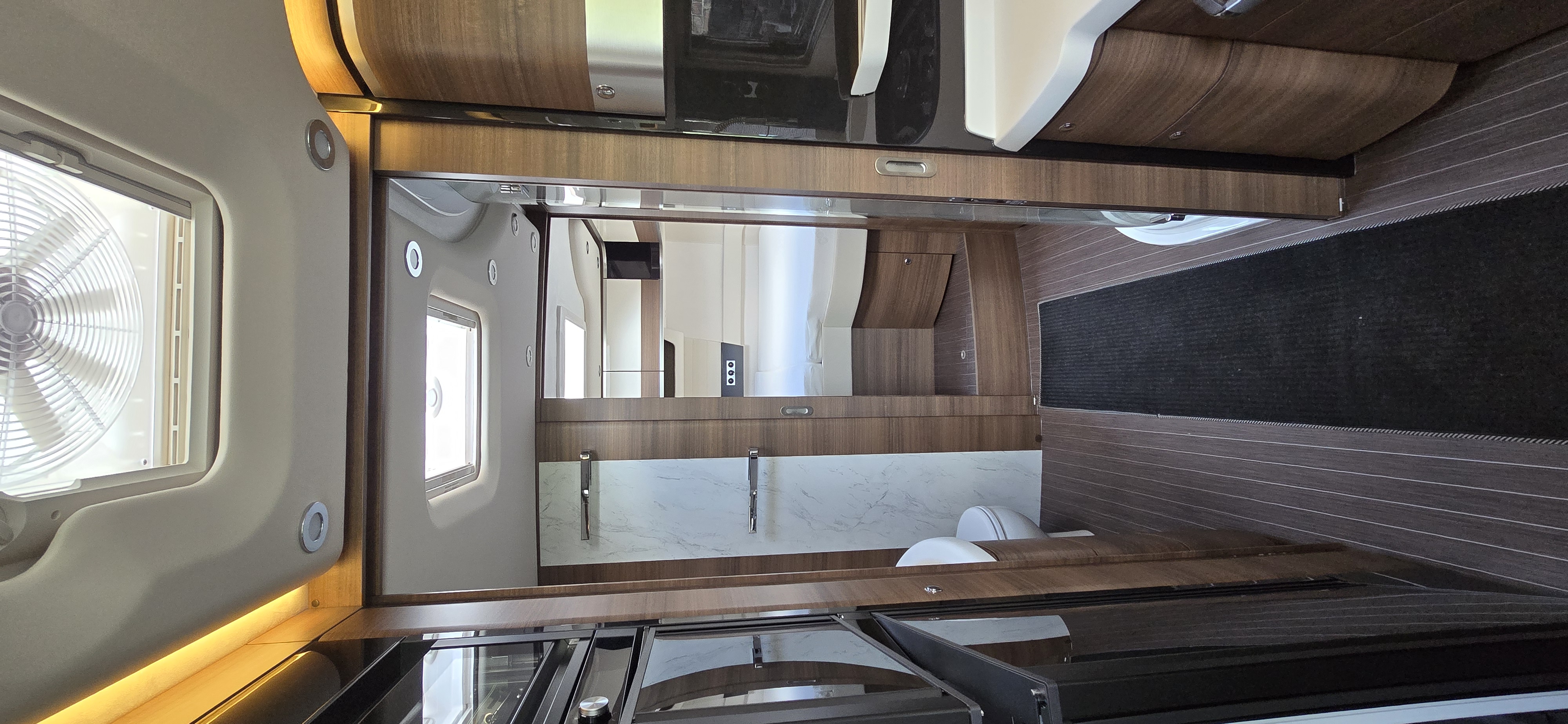 Wohnmobil Concorde Luxus-Reisemobil mieten in Berlin – 2024 – Thumbnail 18