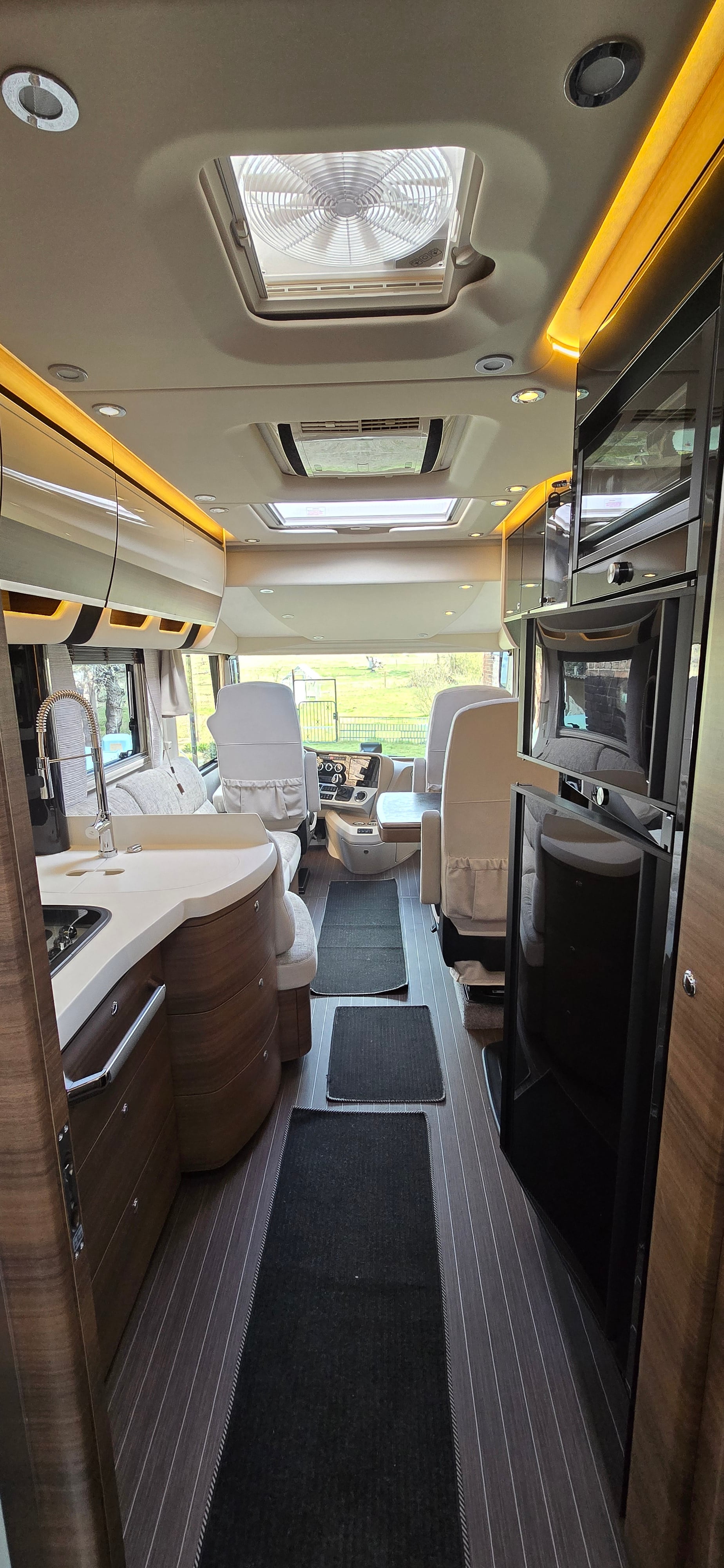 Wohnmobil Concorde Luxus-Reisemobil mieten in Berlin – 2024 – Thumbnail 10