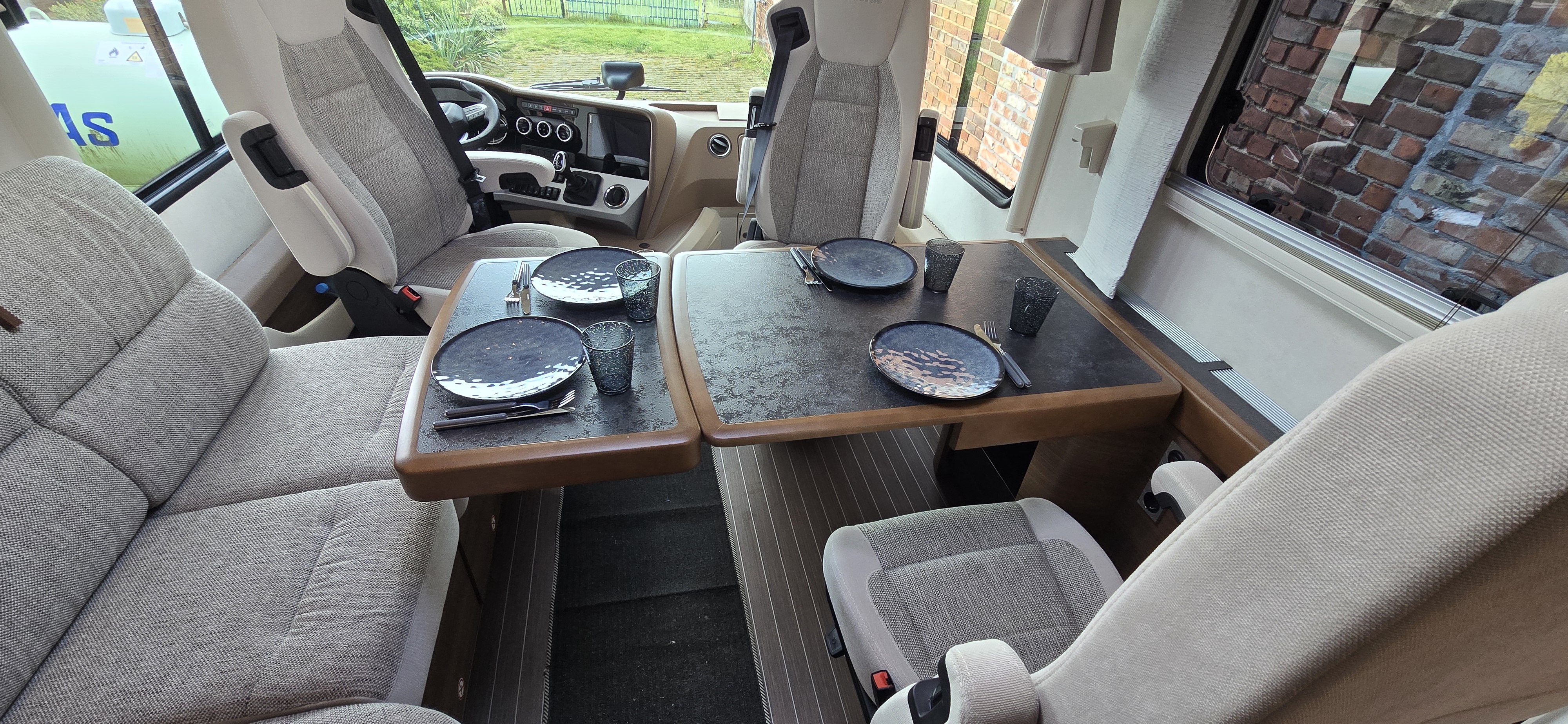 Wohnmobil Concorde Luxus-Reisemobil mieten in Berlin – 2024 – 4