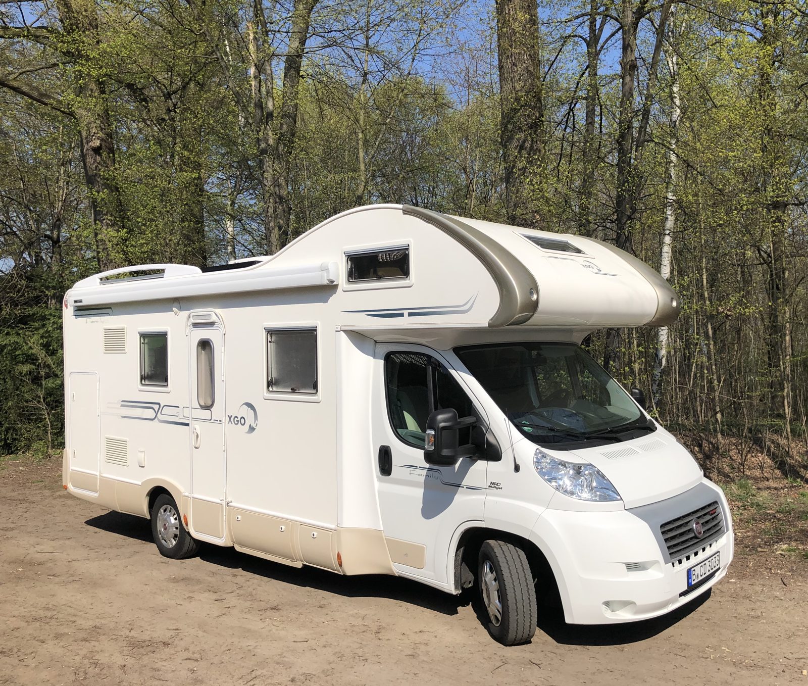 Wohnmobil XGO 105 Family Alkoven mieten in Berlin – 2011
