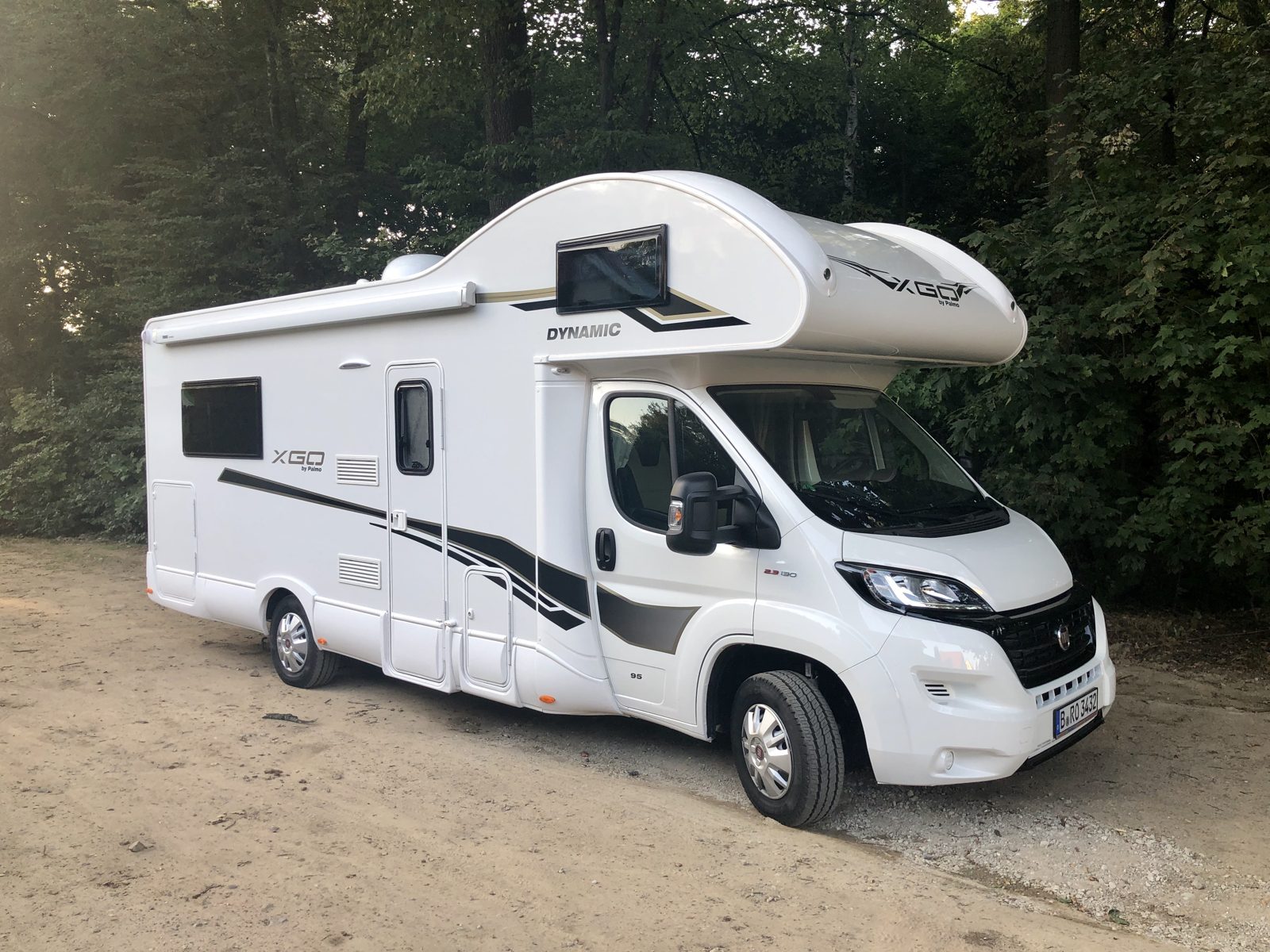 Wohnmobil XGO 95G Alkoven mieten in Berlin – 2019