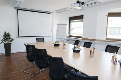 Seminarraum / Schulungsraum / Konferenzraum mieten in Düsseldorf – Bis 100m²