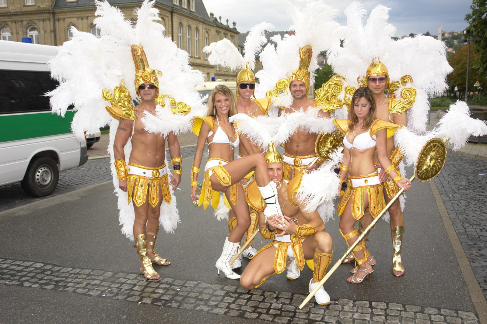 Paradetruck Doppelstock mobile VIP Lounge mit Bar mieten in Karlsruhe – 4
