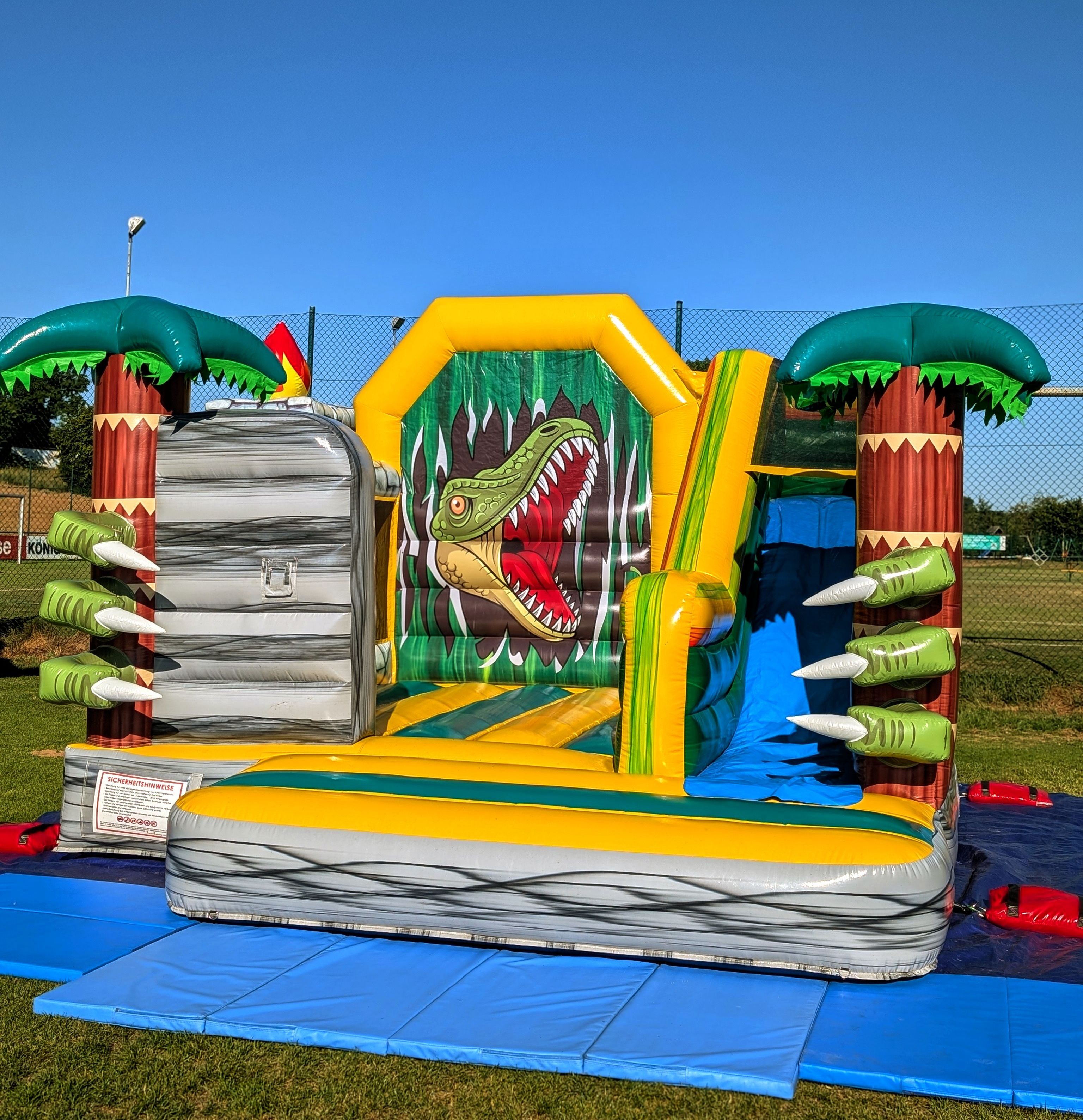 T-Rex Dino Hüpfburg mieten – Multiplay mieten in Fürth – Indoor und Outdoor