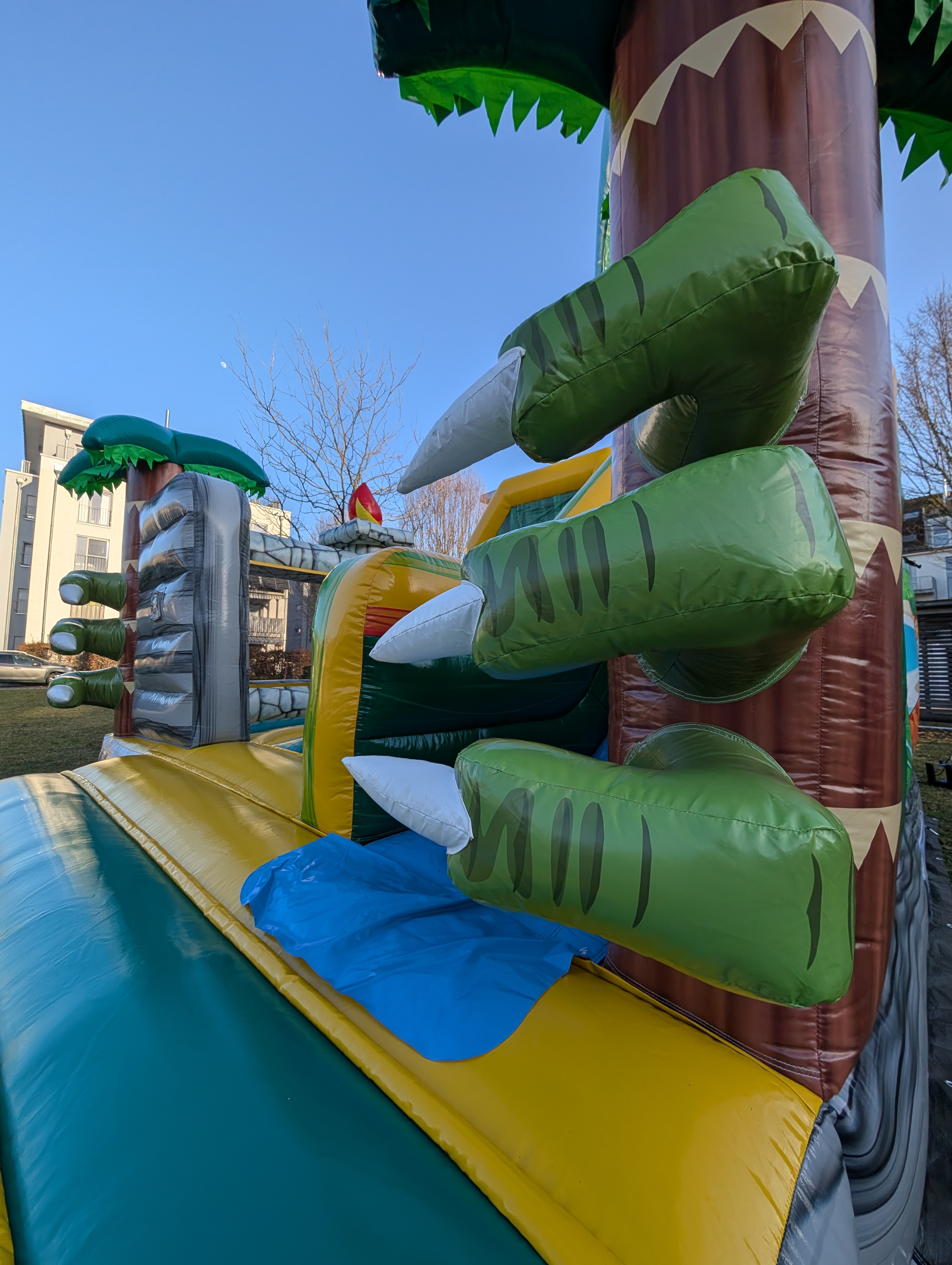 T-Rex Dino Hüpfburg mieten – Multiplay mieten in Fürth – Indoor und Outdoor – 2