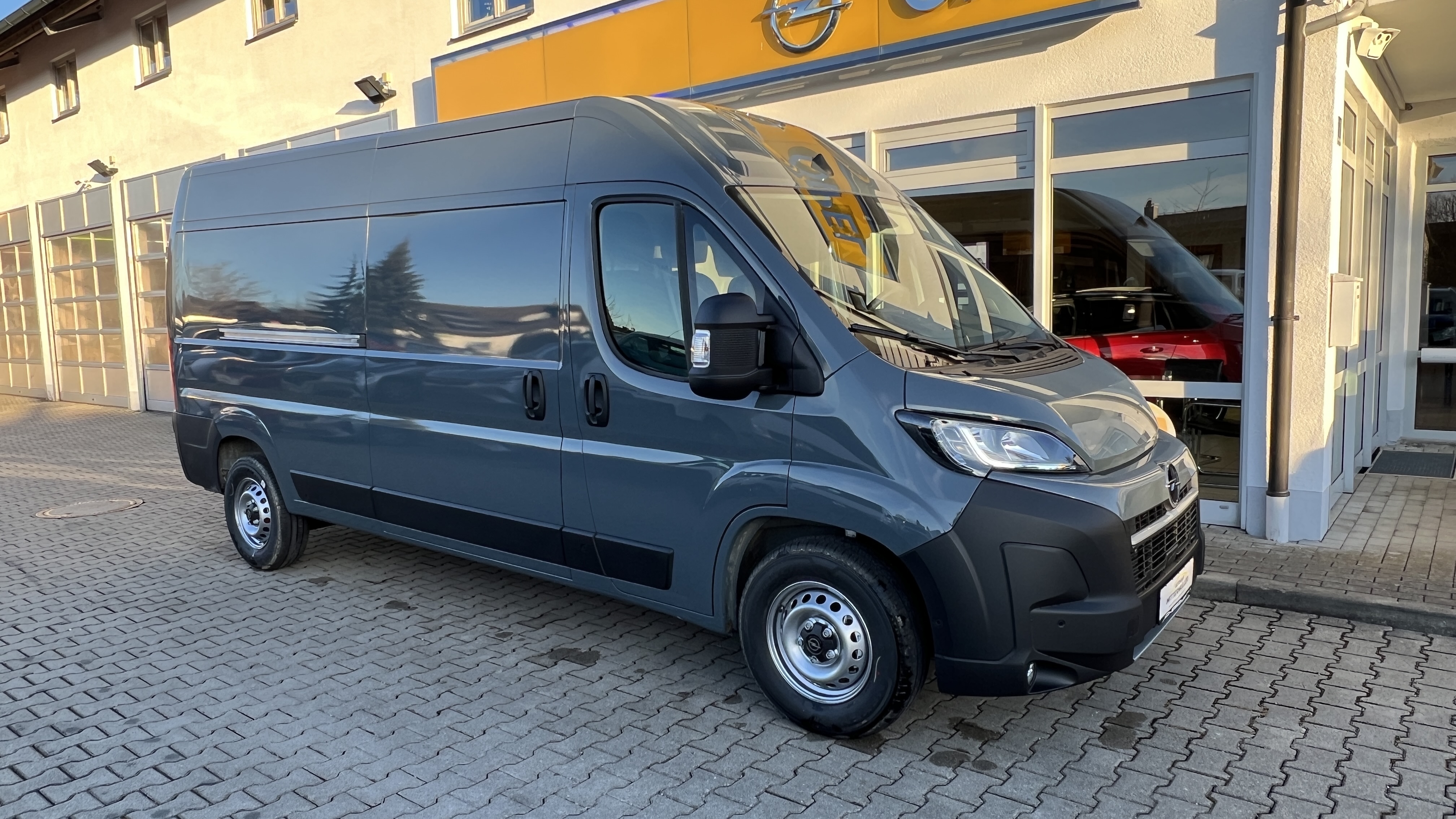 Opel Movano Cargo L3H2 mieten in Glonn
