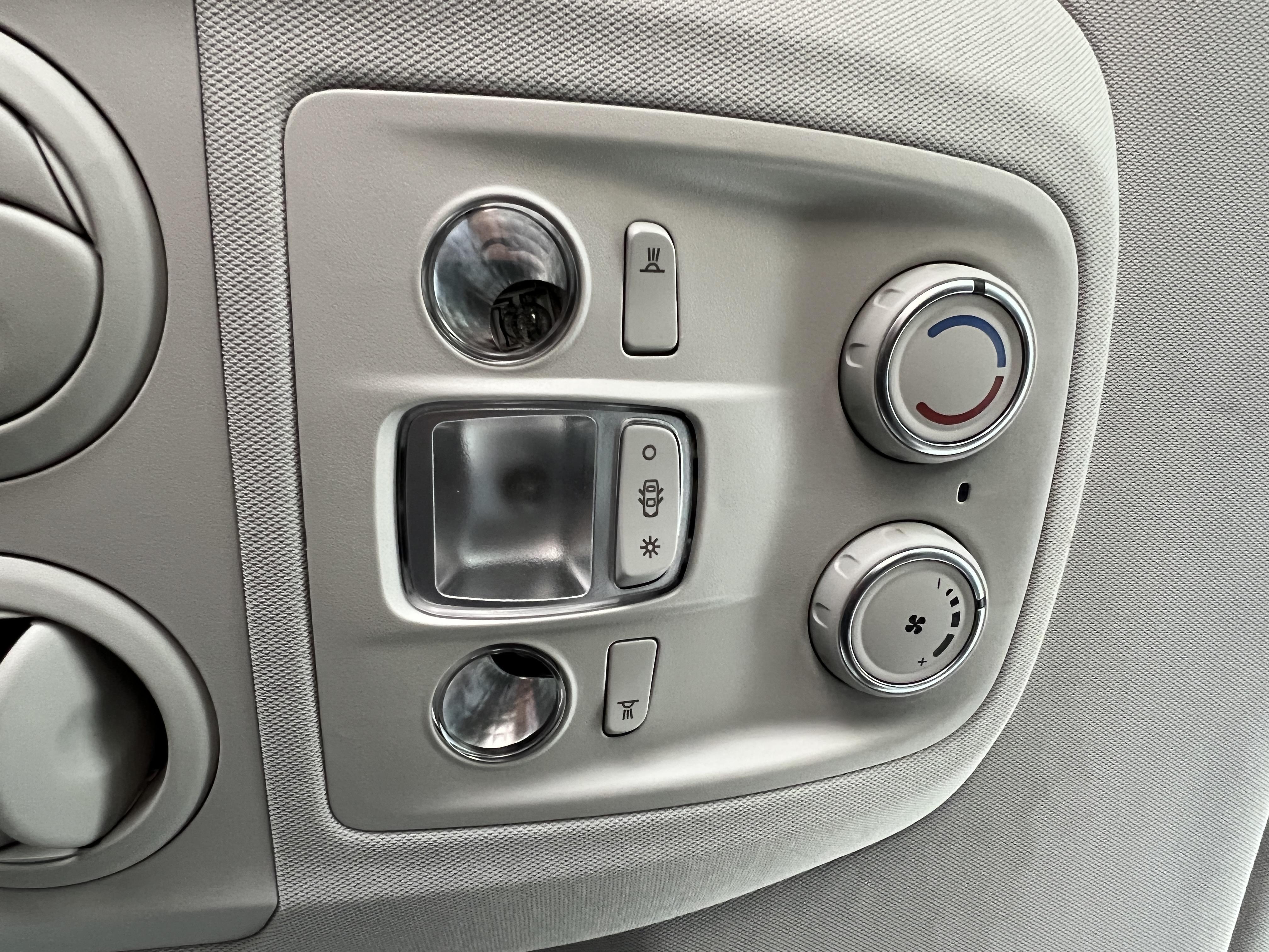Opel Vivaro Combi L3 9 Sitzer mieten in Glonn – 4