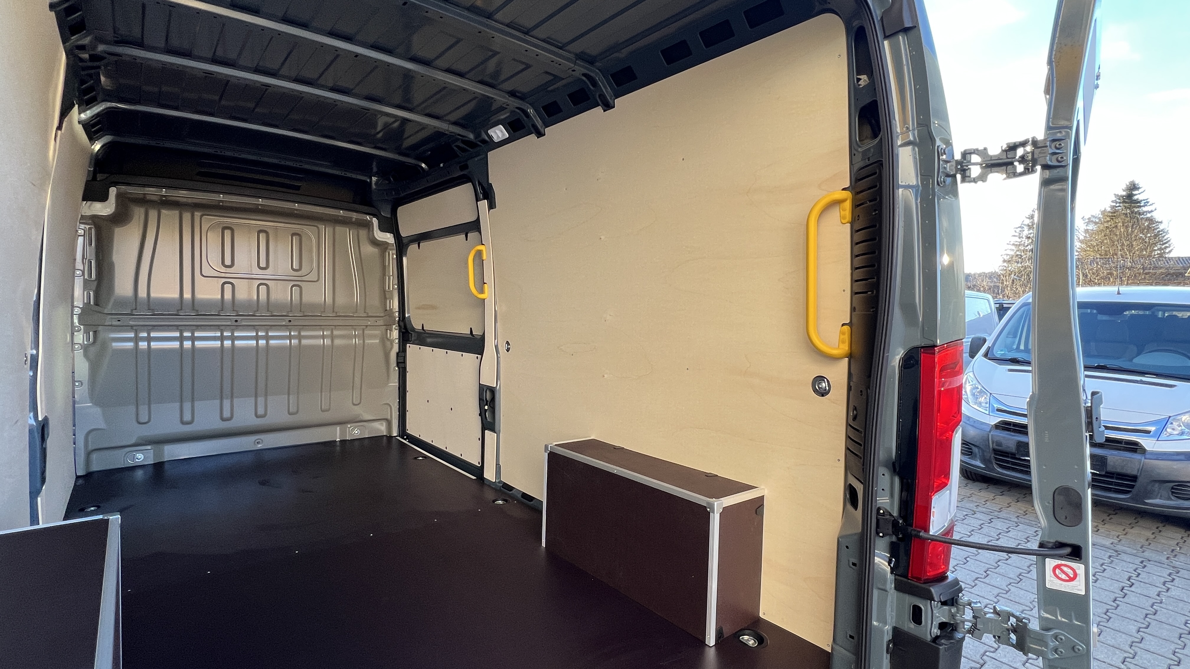 Opel Movano Cargo L3H2 mieten in Glonn – 5
