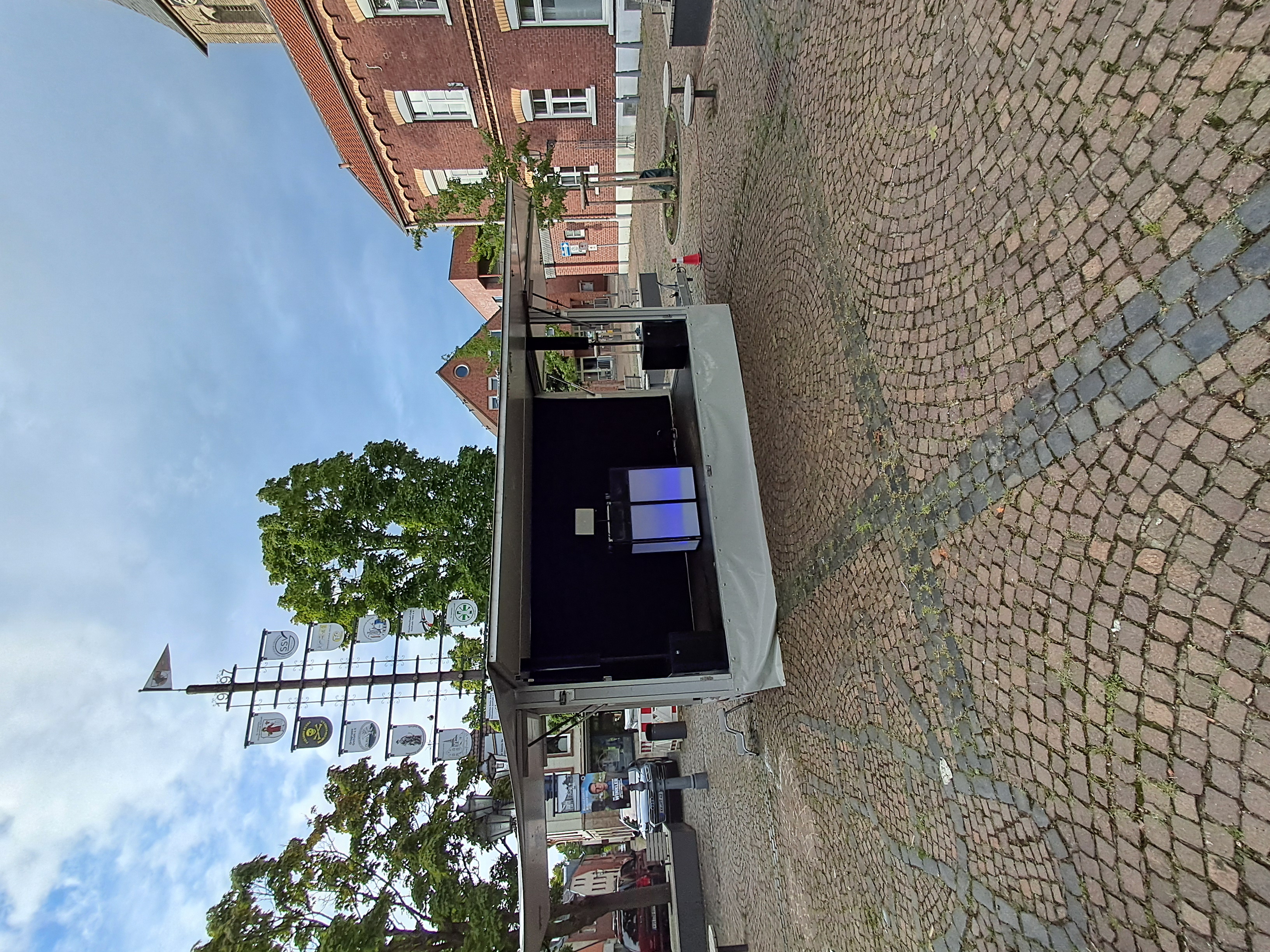 Mobile Bühne, Bühnenanhänger, Bühnentrailer mieten in Grefrath – 10 qm