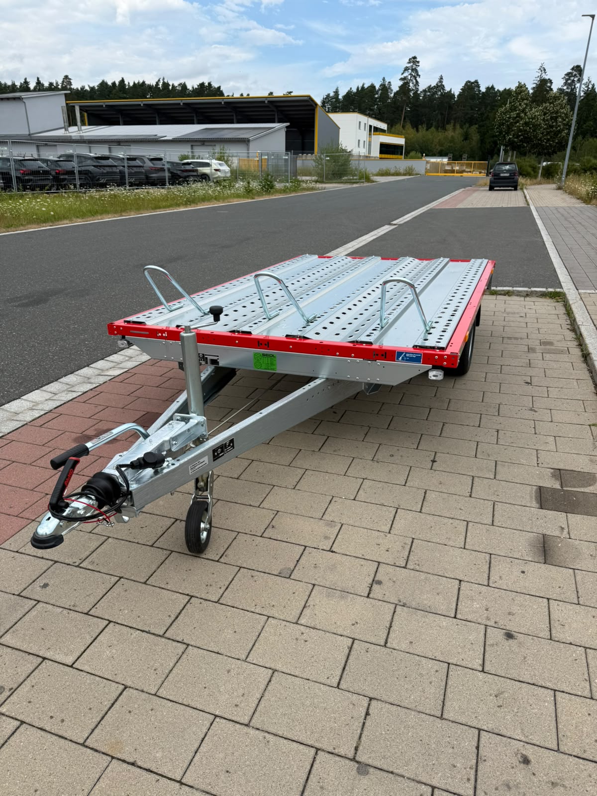 Motorradanhänger mieten in Eschenbach – Keine Anfahrtskosten inbegriffen
