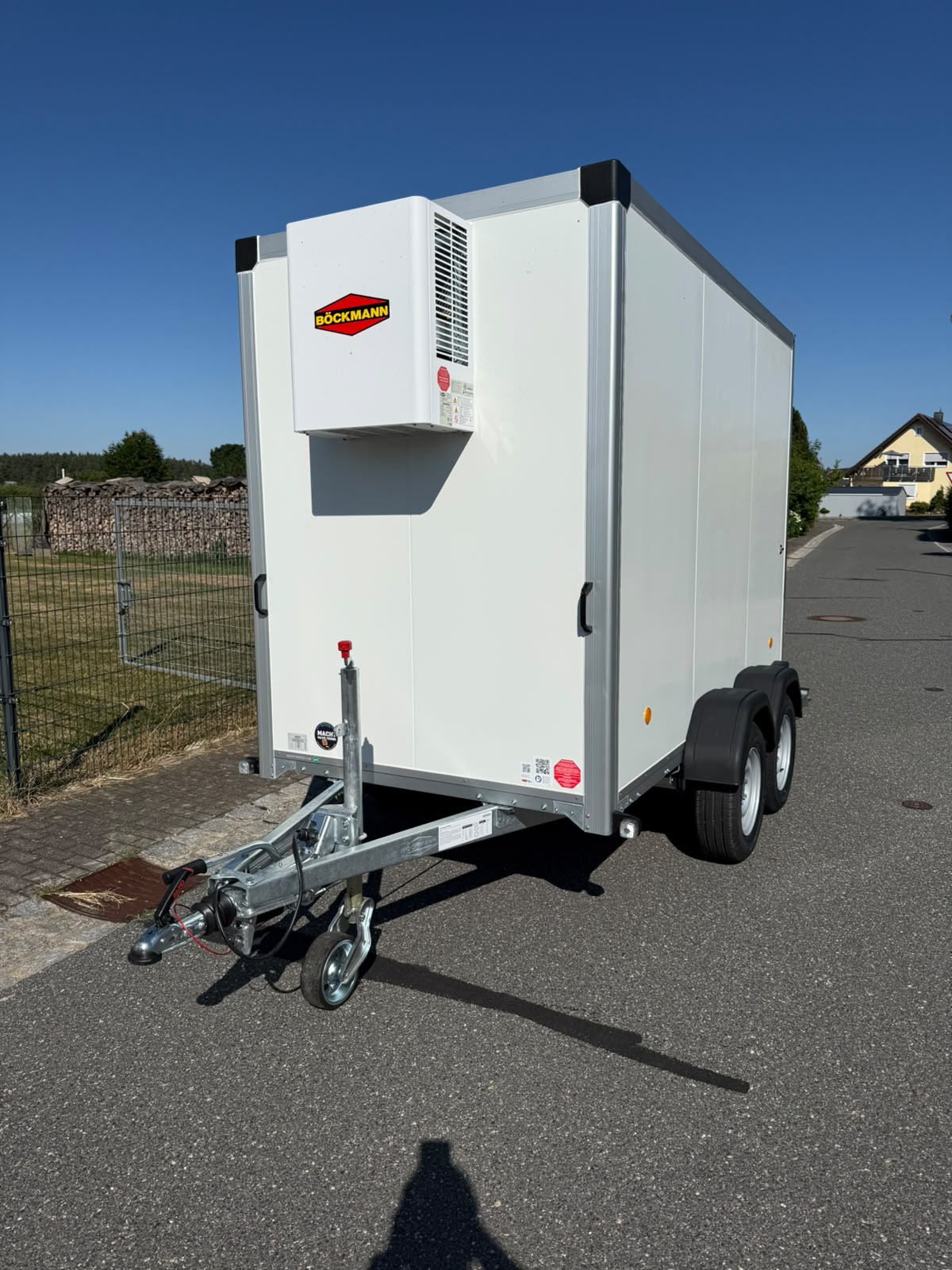 Kühlanhänger mieten 2,7t mieten in Eschenbach