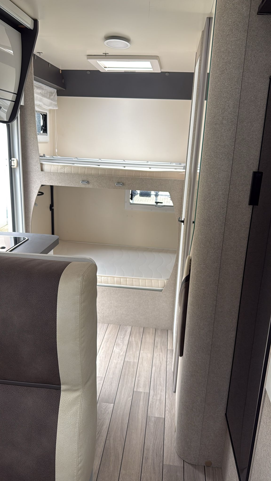 Wohnmobil Forster A699VB / 7 Gurtplätze mieten in Köln – 2024 – Thumbnail 8