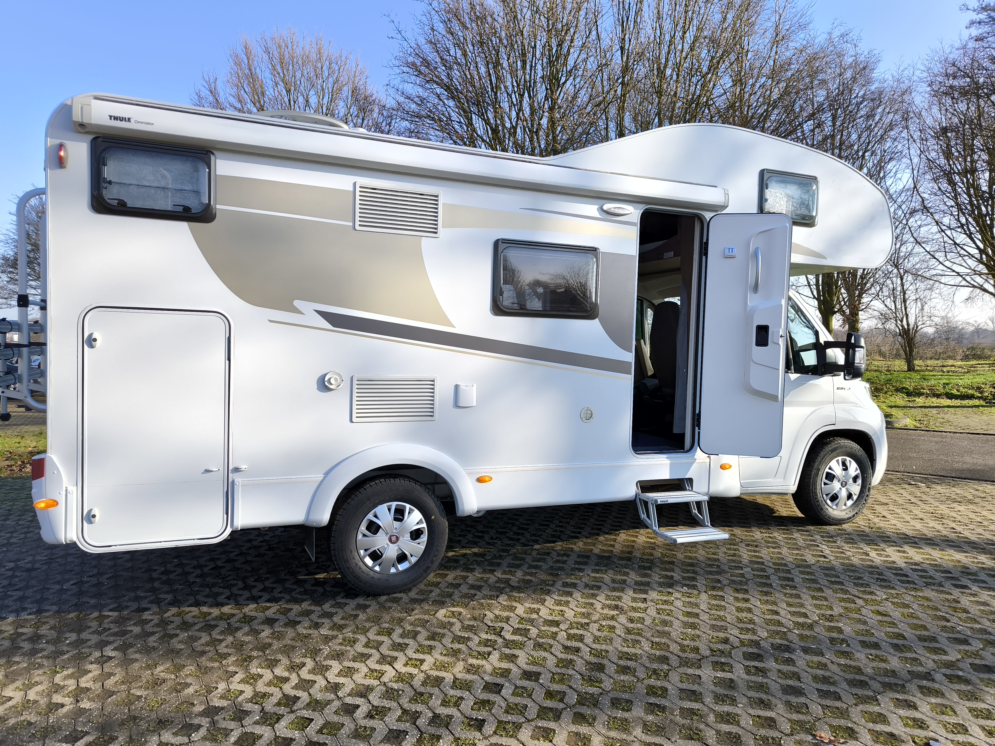 Wohnmobil CARADO A361 / Fiat Ducato mieten in Köln – 2019 – Thumbnail 6