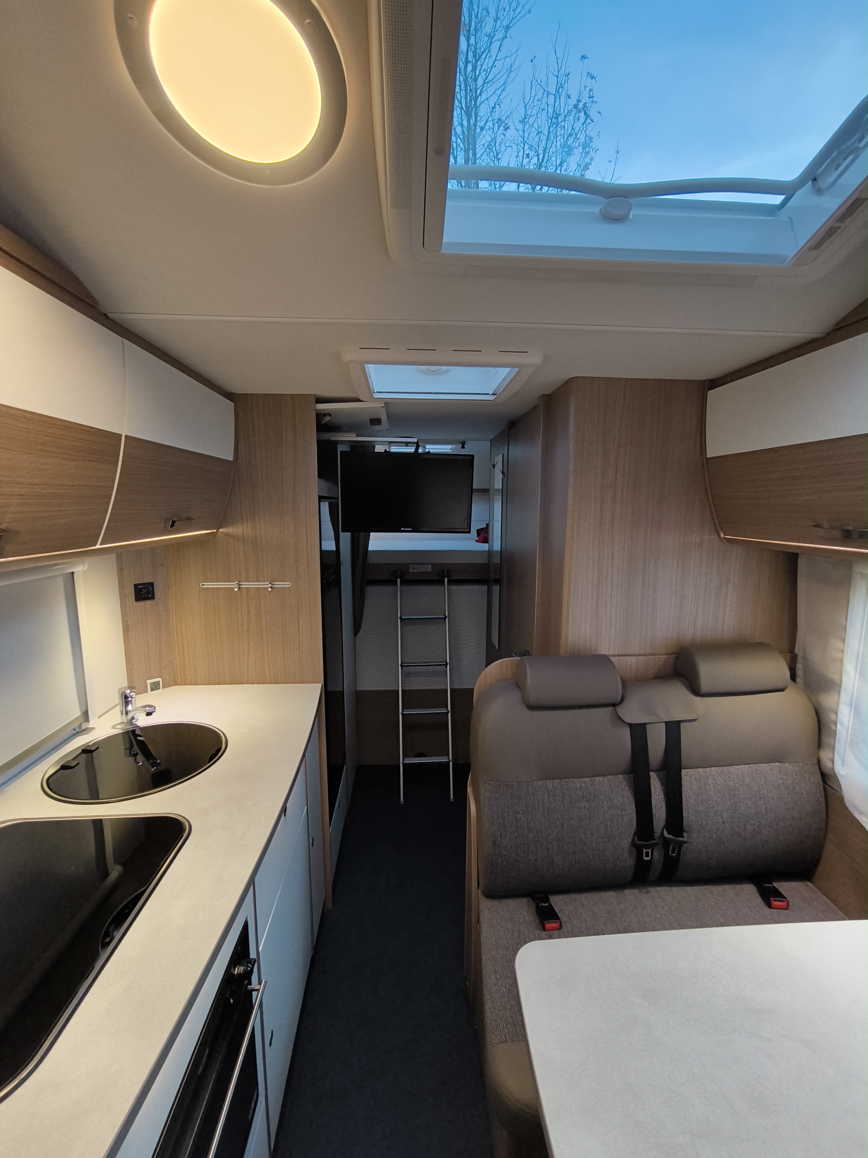 Wohnmobil CARADO A361 / Fiat Ducato mieten in Köln – 2019 – Thumbnail 12