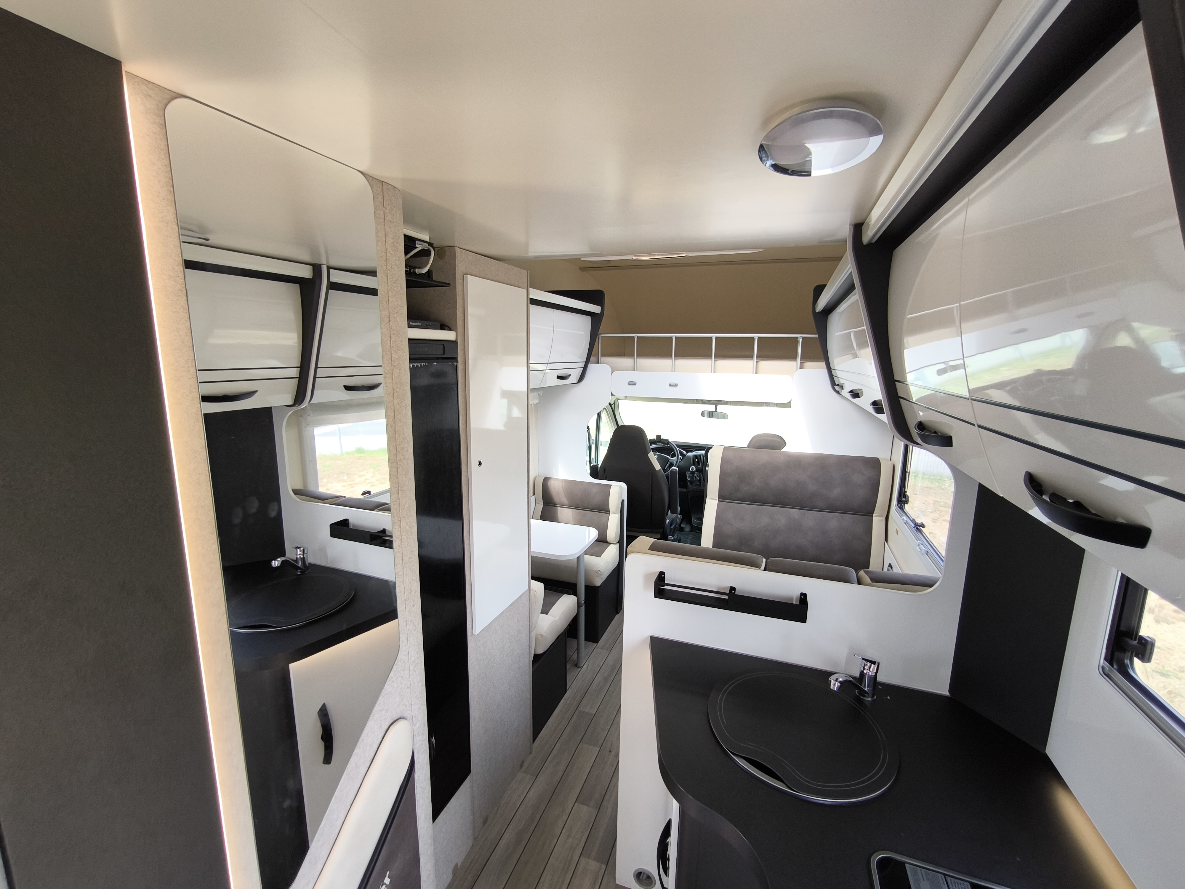 Wohnmobil Forster A699VB / 7 Gurtplätze mieten in Köln – 2024 – Thumbnail 7