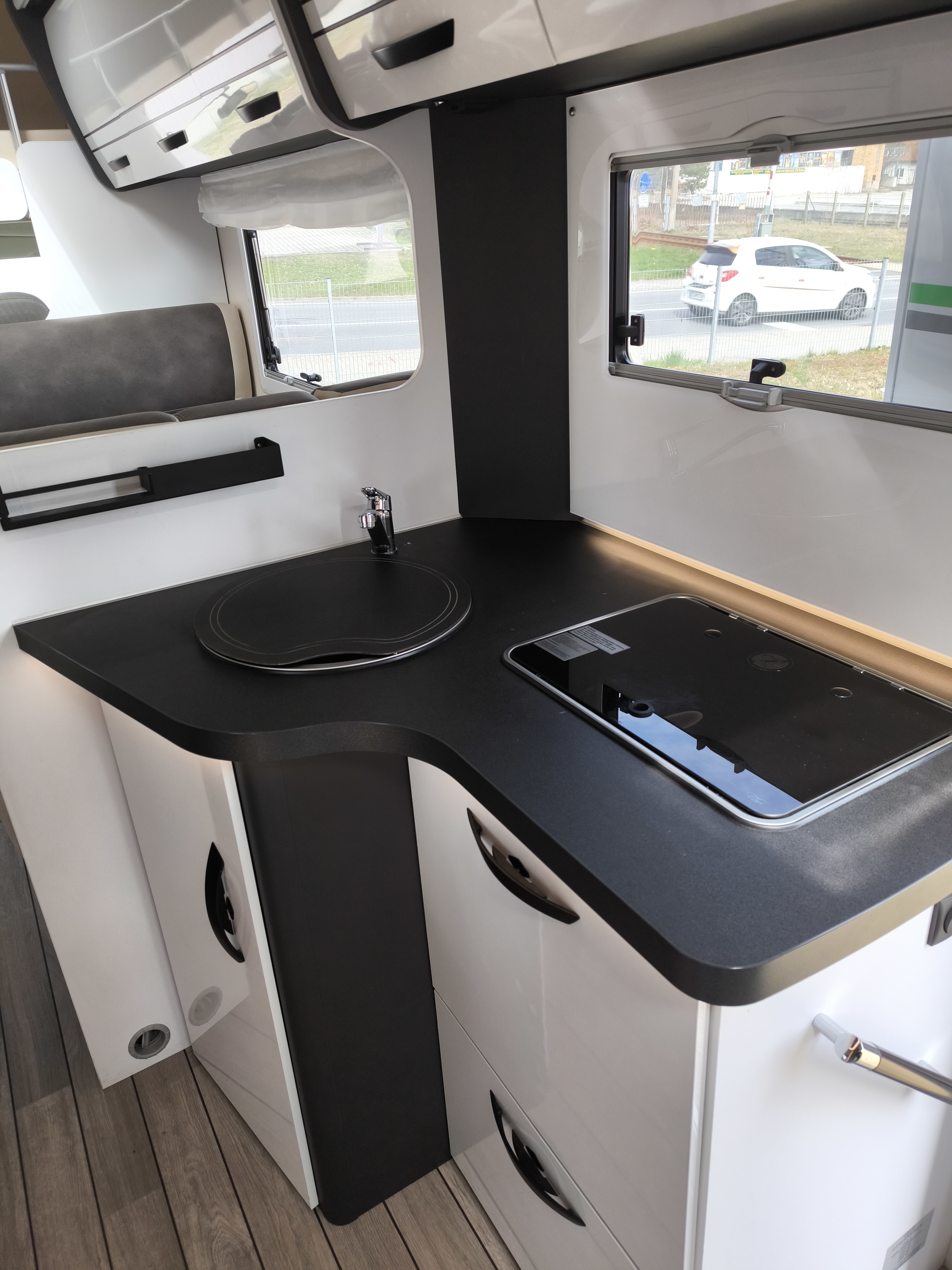 Wohnmobil Forster A699VB / 7 Gurtplätze mieten in Köln – 2024 – Thumbnail 6