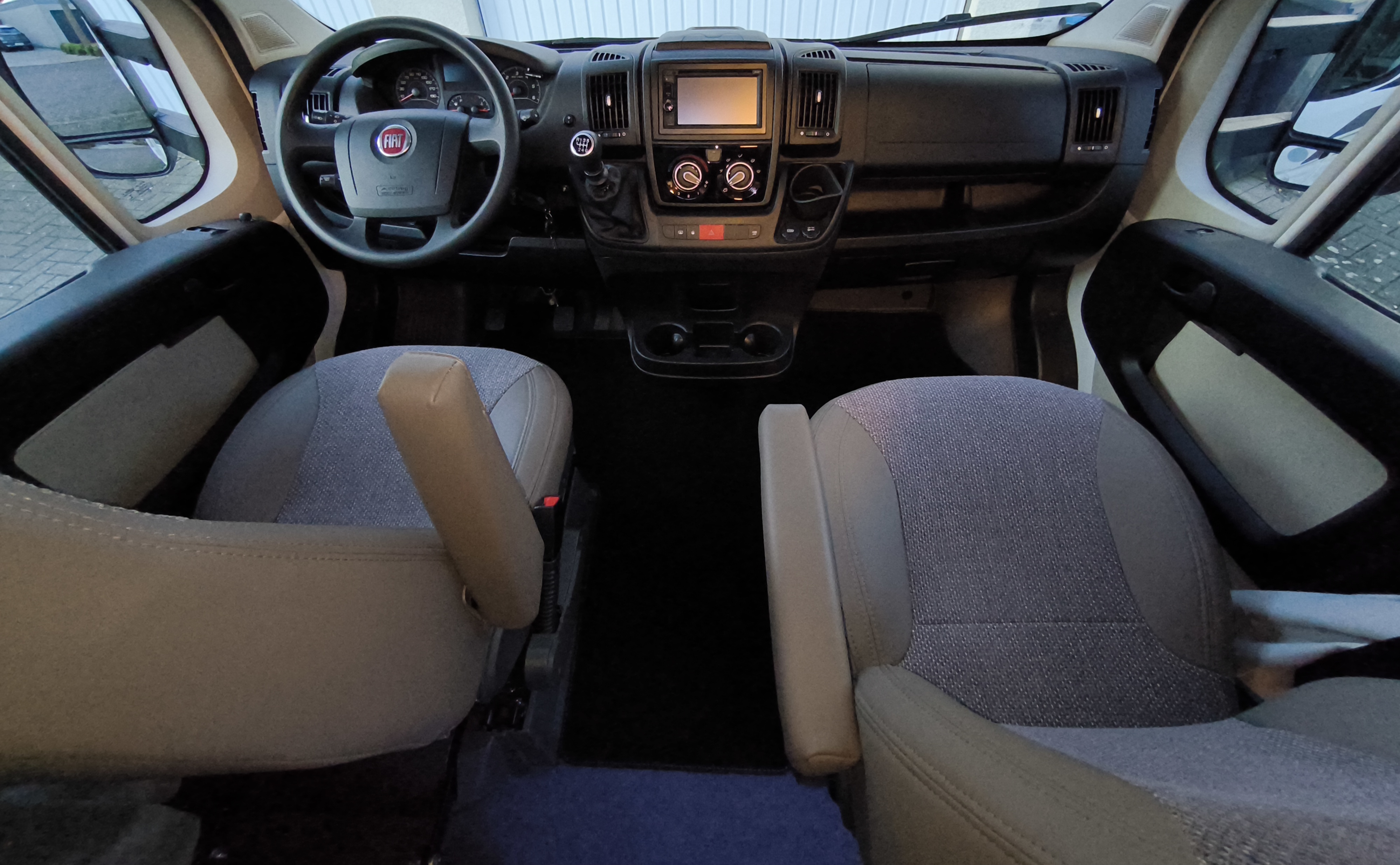 Wohnmobil CARADO A361 / Fiat Ducato mieten in Köln – 2019 – Thumbnail 17