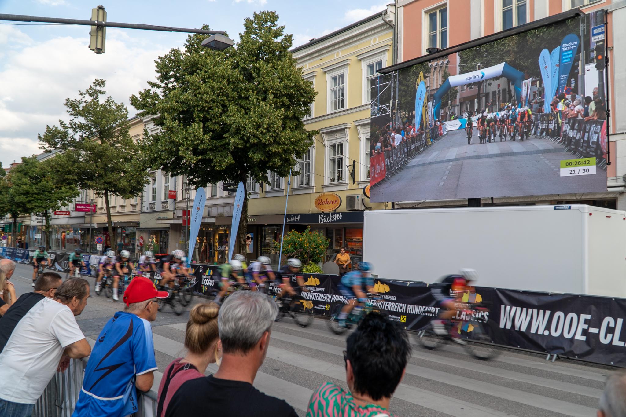 LED WALL TRAILER mieten in St. Georgen im Attergau – bis 25 m² – 5