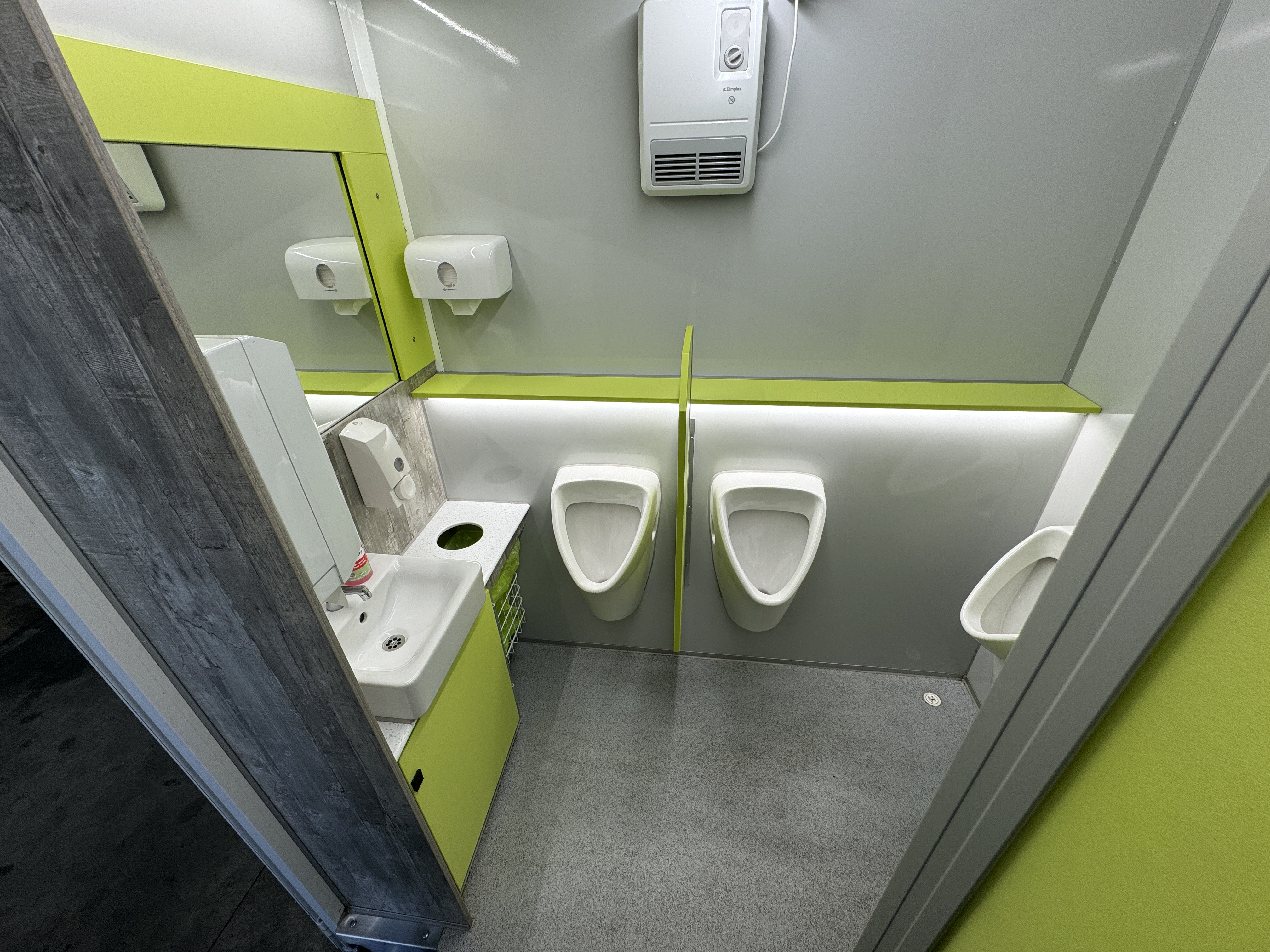 Toilettenwagen Classic & Classic+ mieten in Ulm – 1400kg – 2