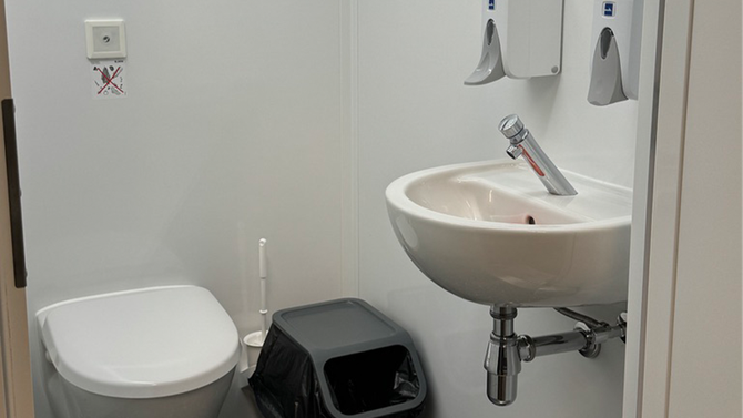 Toilettenwagen 100% Autark mieten in Ulm – 1600 – 4