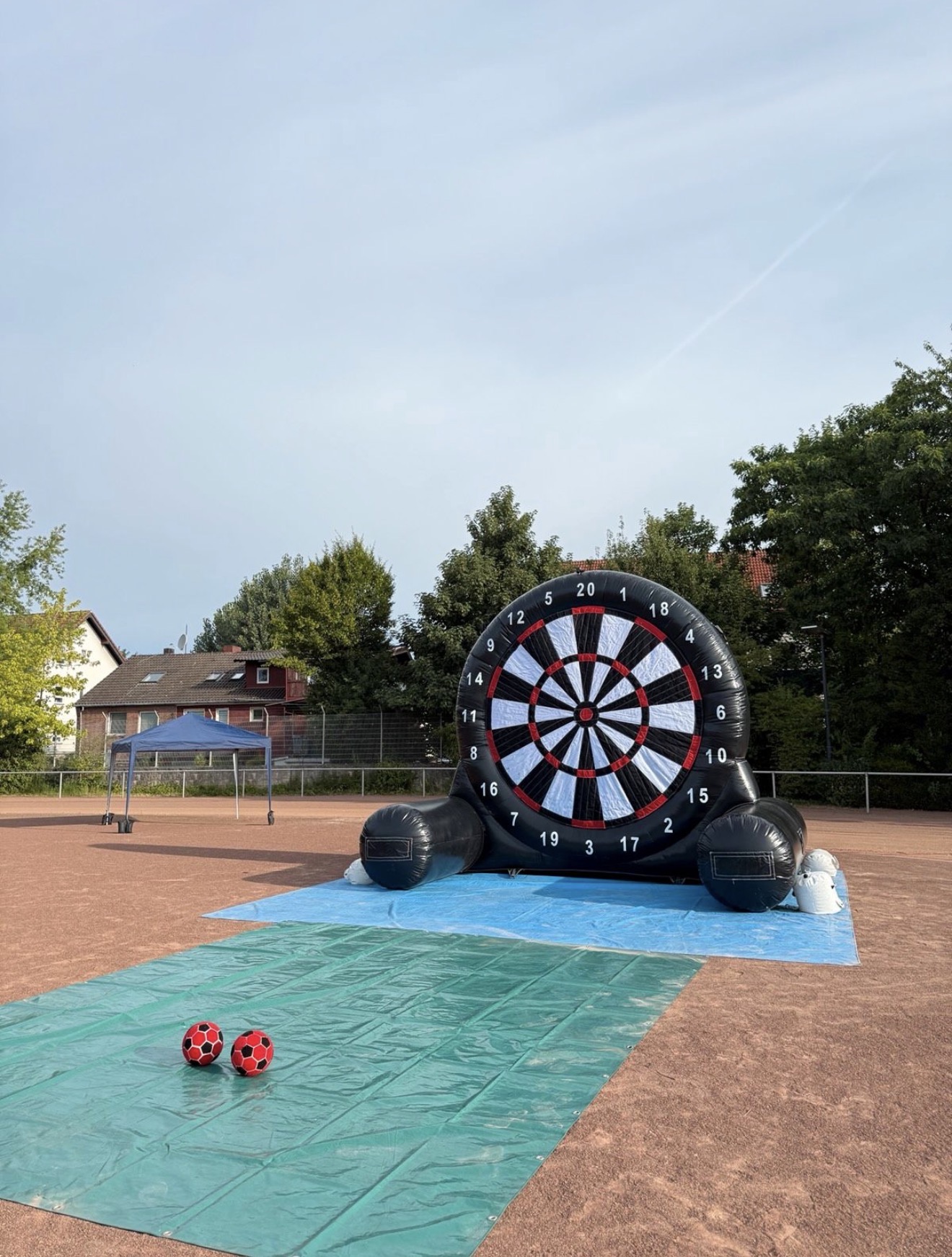 Fußballdart XXL passend zu Hüpfburg mieten in Köln – 2