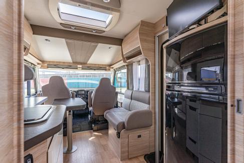 Rapido Wohnmobil 866f mieten in Stralsund – Vollintegriert – Thumbnail 13