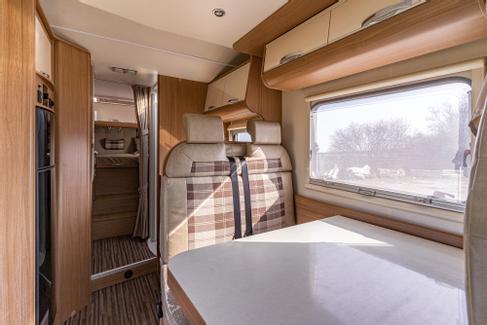 Caravan Free Living M 740 SL Wohnmobil mieten in Stralsund – Teilintegriert – Thumbnail 6