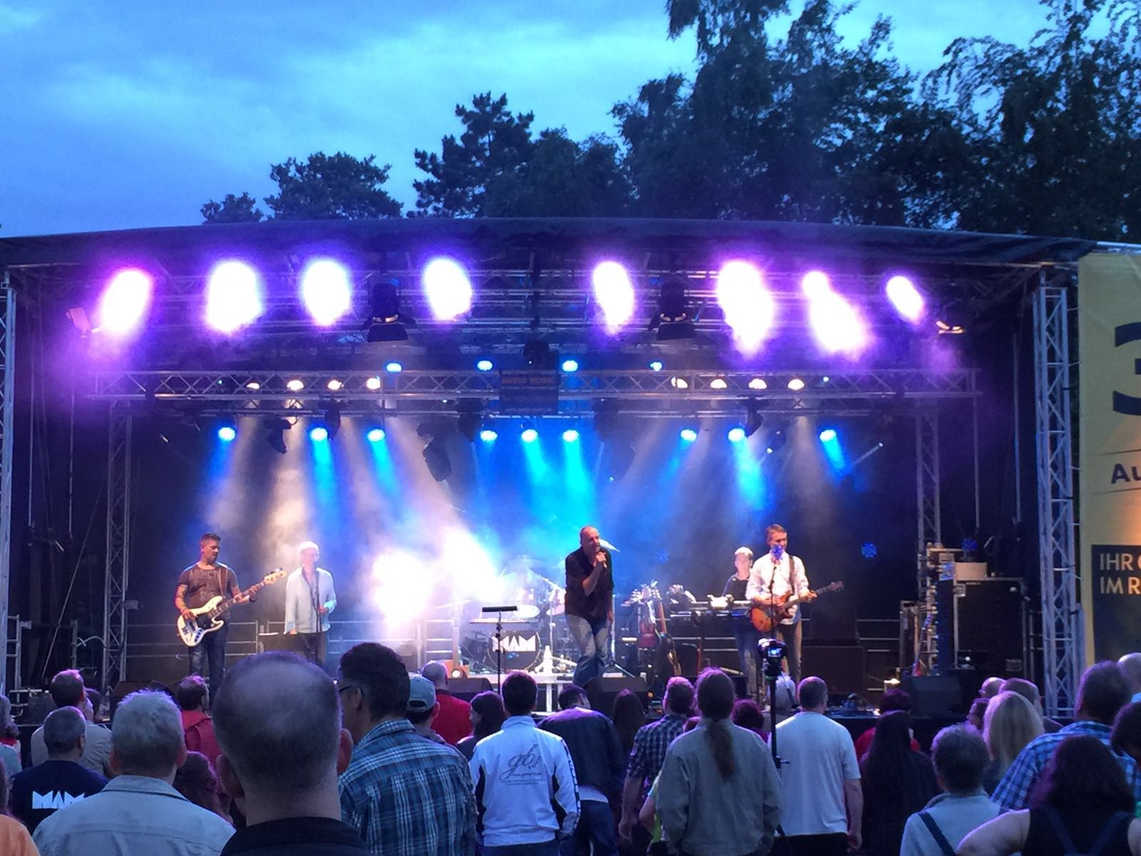 Open Air Bühne mieten in Neunkirchen-Seelscheid – 1000x600