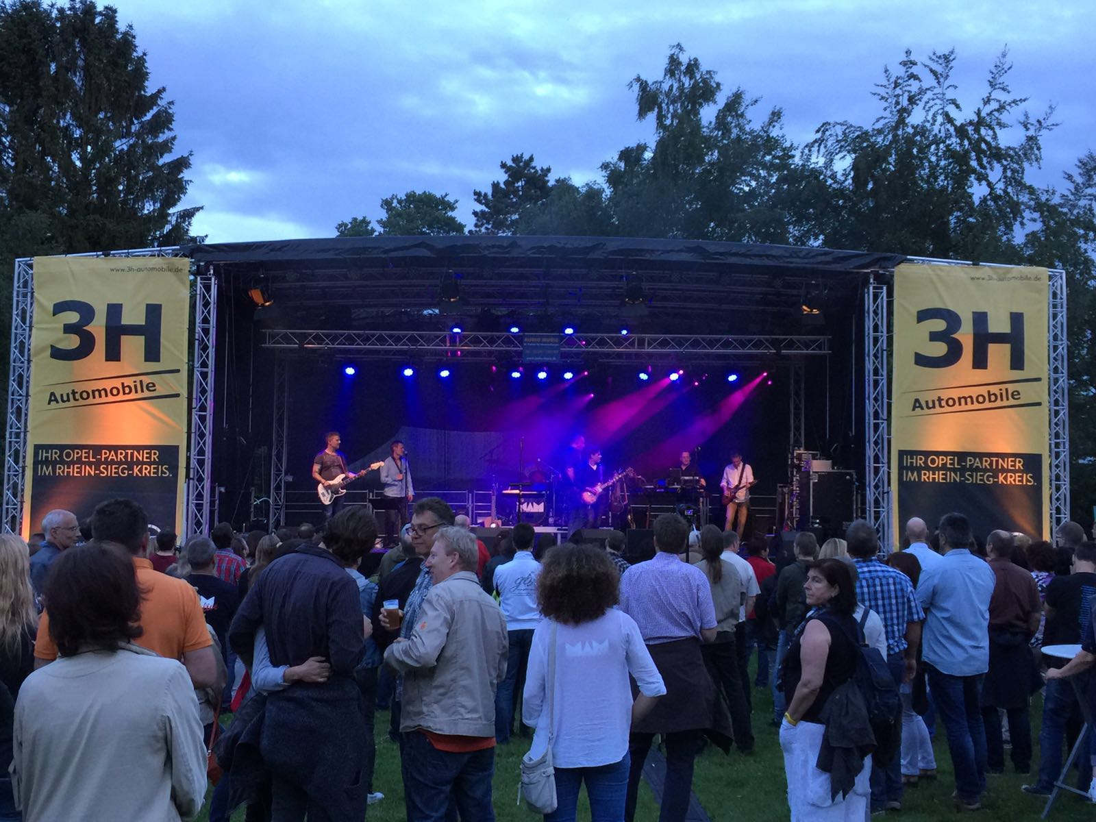 Open Air Bühne mieten in Neunkirchen-Seelscheid – 1000x600 – 2