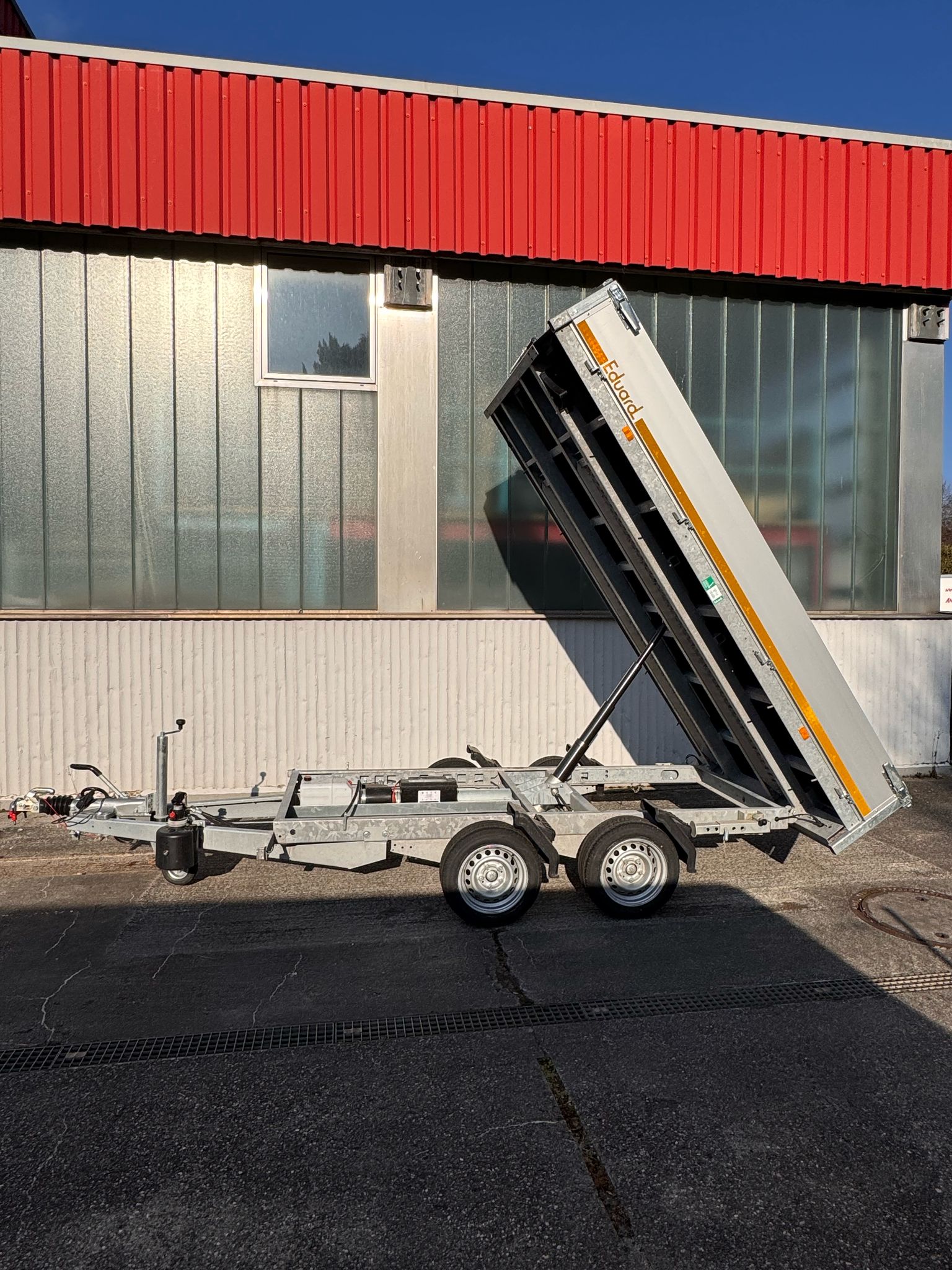EDUARD Rückwärtskipper mieten in Rudersberg – 2.700 kg Nutzlast – 2
