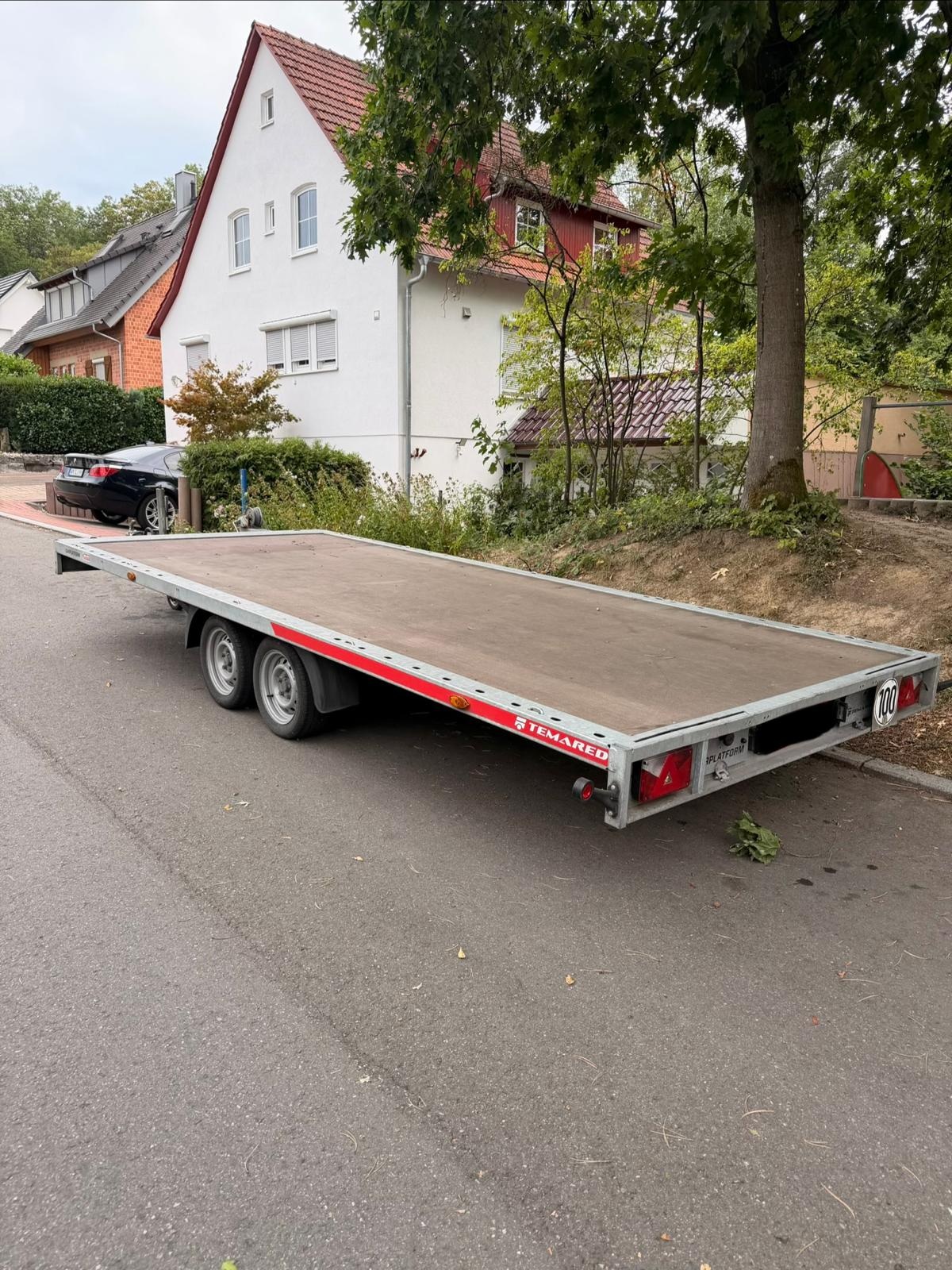 Plattformanhänger mieten in Rudersberg – 2.770 kg Nutzlast, 5,10 m