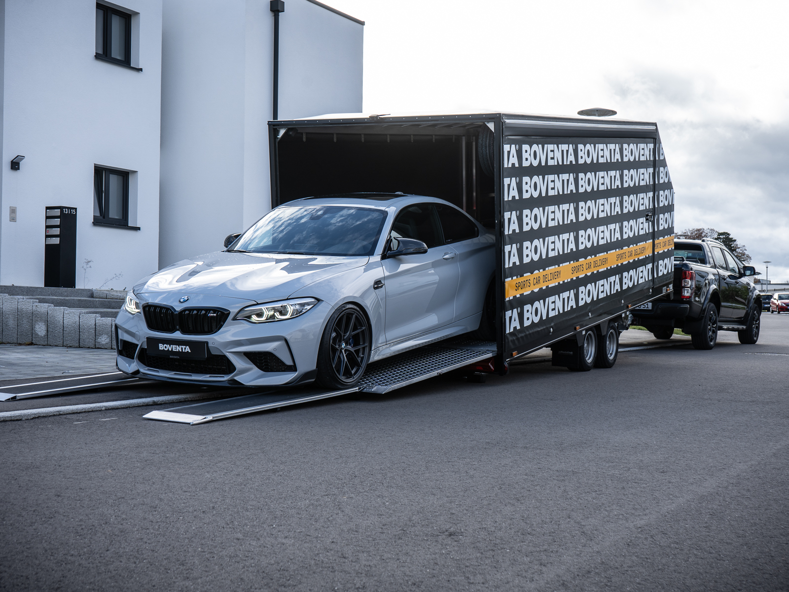 Autotransporter Anhänger geschlossen, Sportwagen geeignet mieten in Rosenfeld – 4