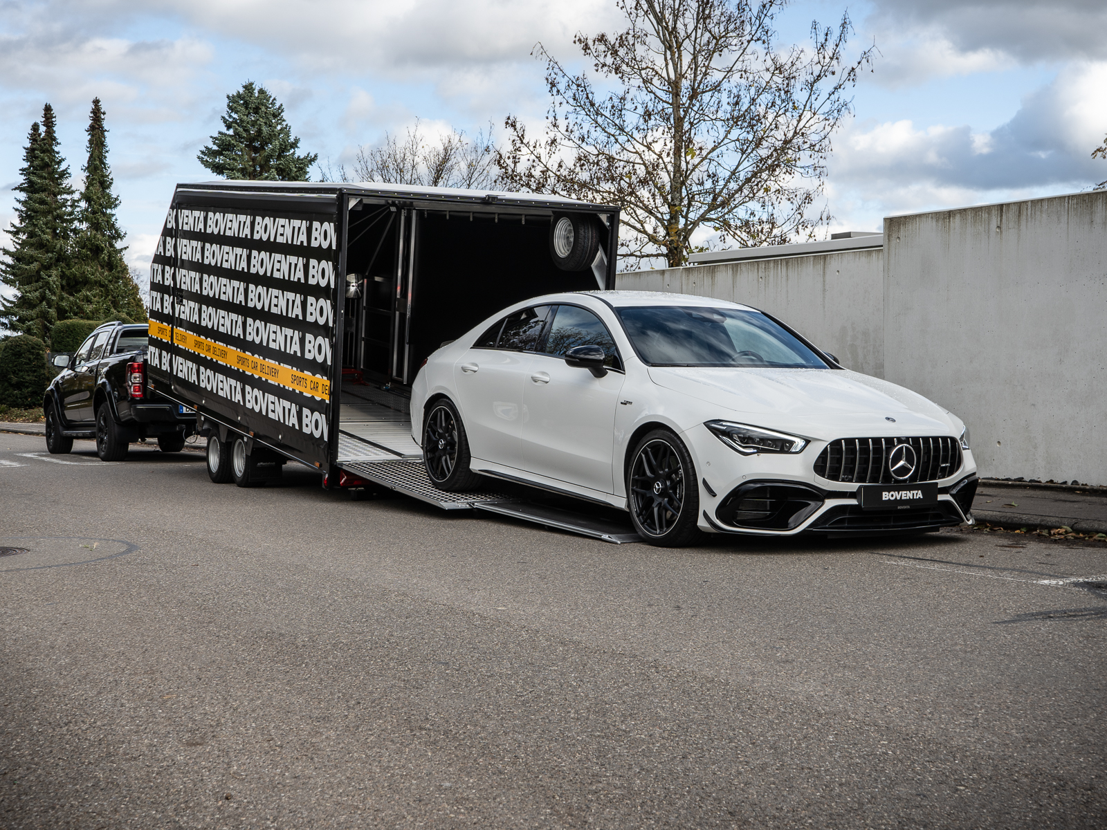 Autotransporter Anhänger geschlossen, Sportwagen geeignet mieten in Rosenfeld – 3