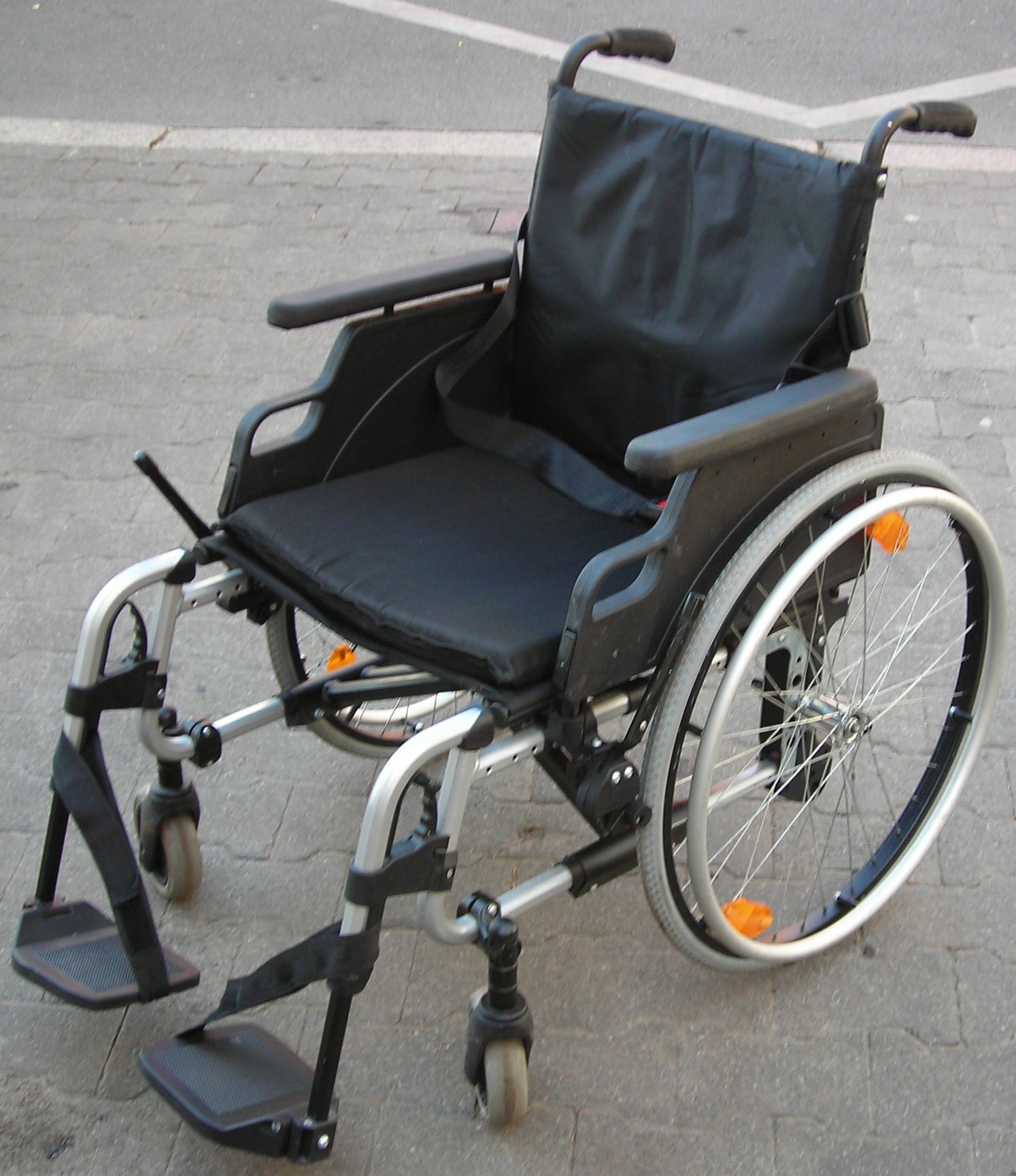 Rollstuhl mieten in Berlin – Standardrollstuhl/Faltrollstuhl – 2