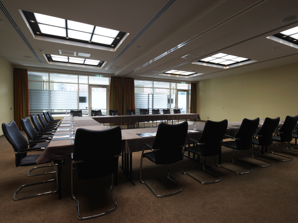 Steigenberger Hotel Treudelberg Hamburg mieten in Hamburg – Ab 1000m² – 3