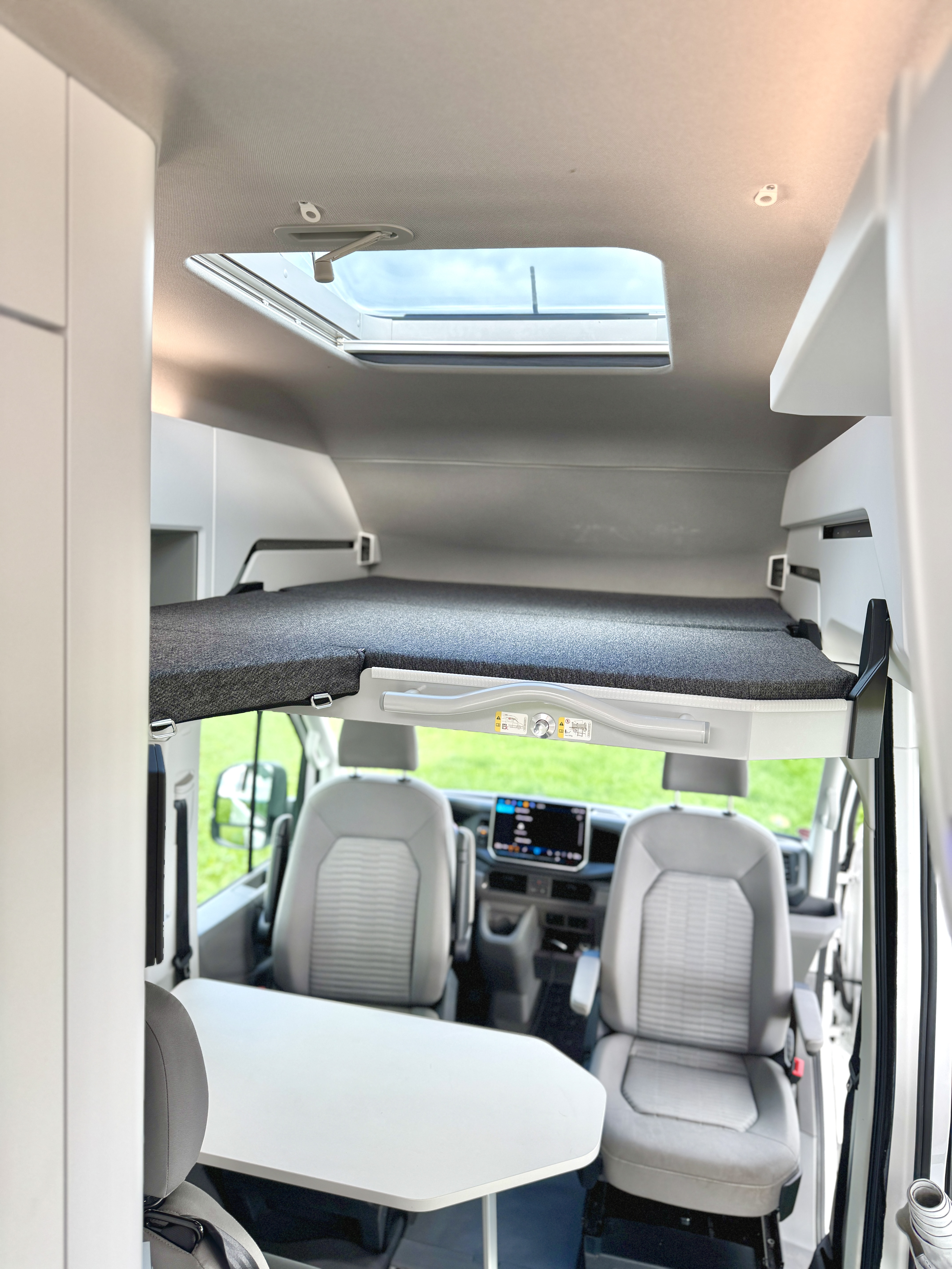 VW Crafter 2025 – Camper für 4 Personen mieten in Monheim am Rhein – Diesel – Thumbnail 16