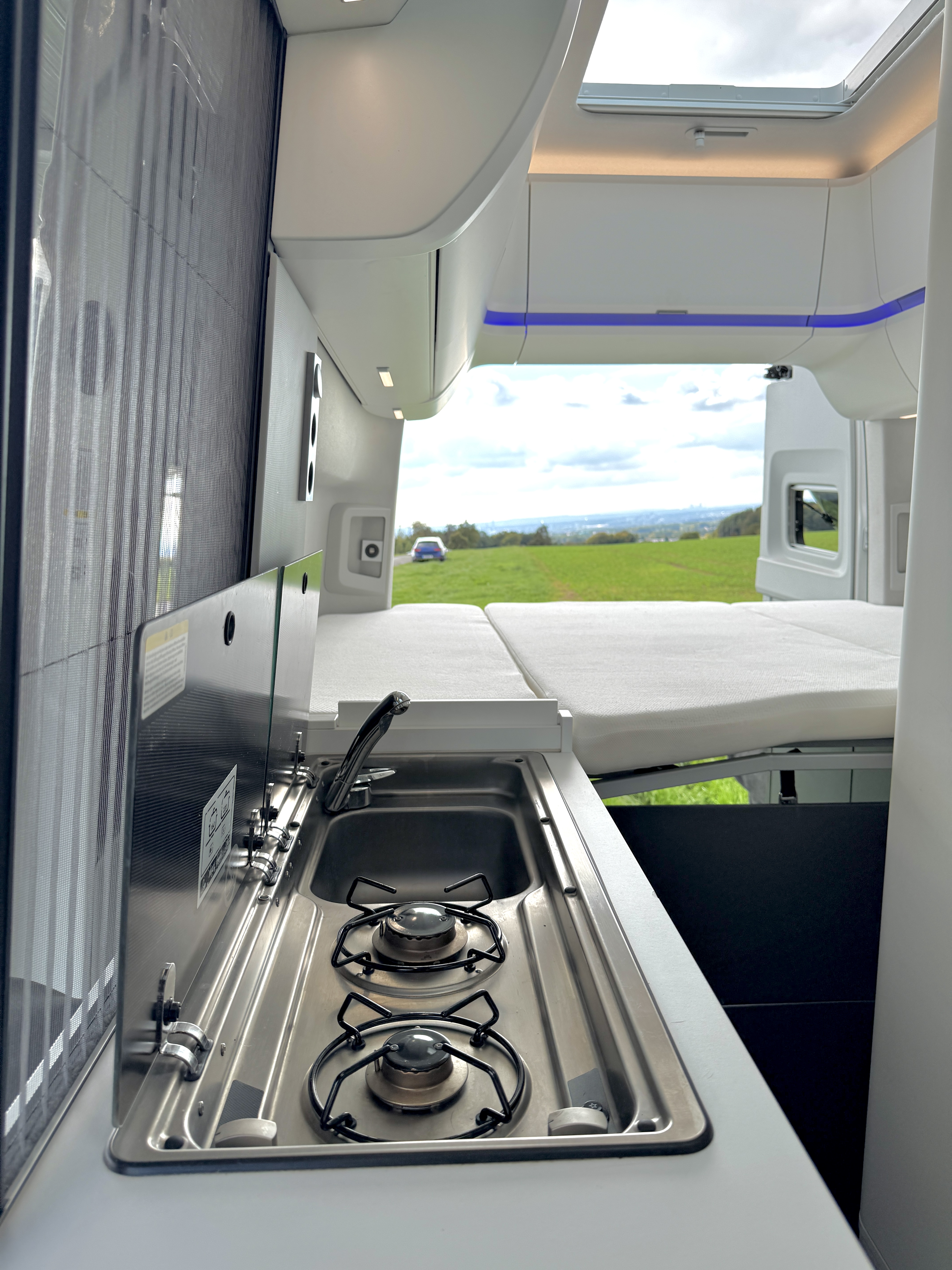 VW Crafter 2025 – Camper für 4 Personen mieten in Monheim am Rhein – Diesel – Thumbnail 12